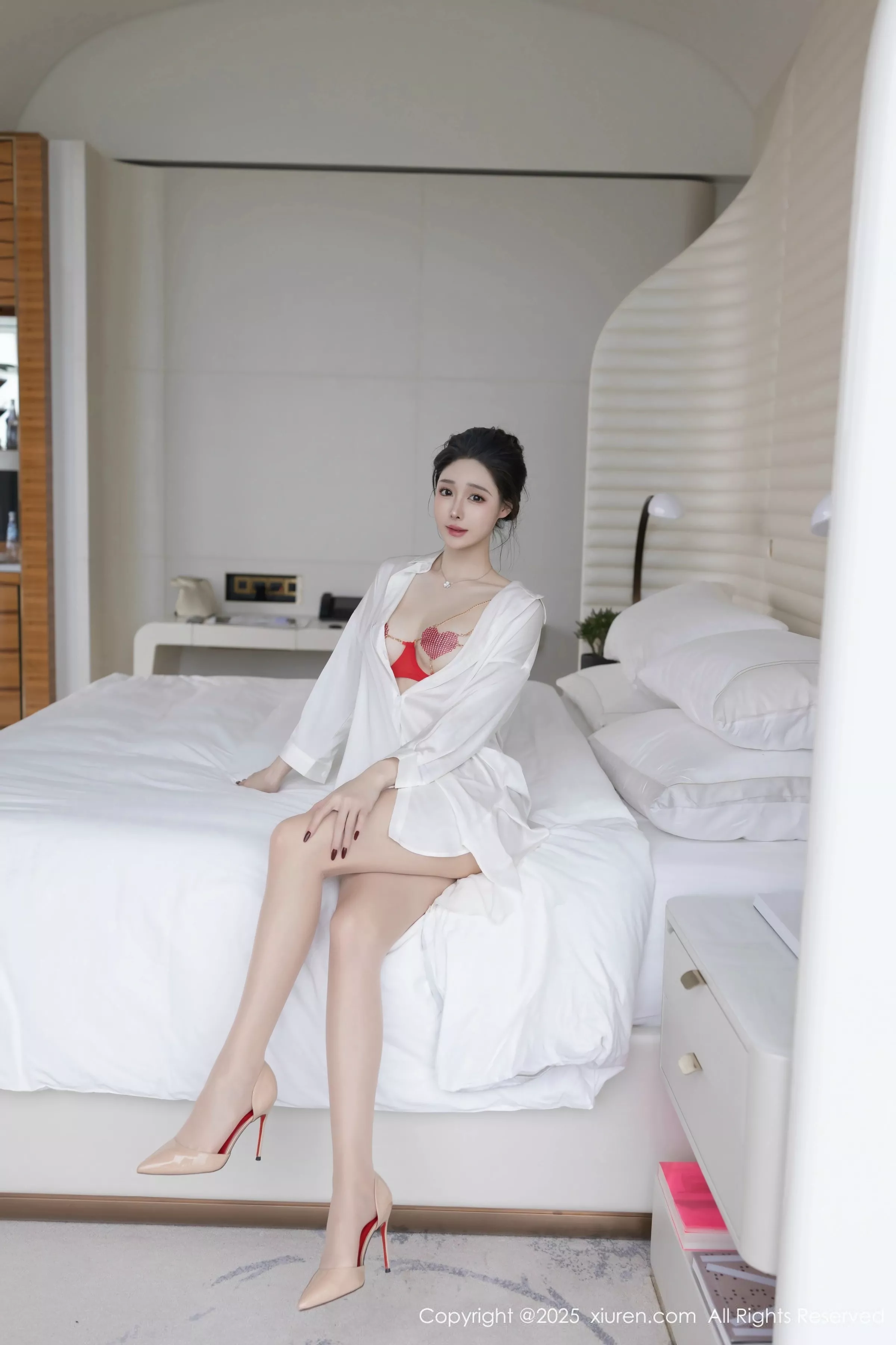 秀人集.com_[XiuRen秀人网]No.10411_模特小逗逗性感红色情趣内衣配原色丝袜秀曼妙身姿完美诱惑写真84P