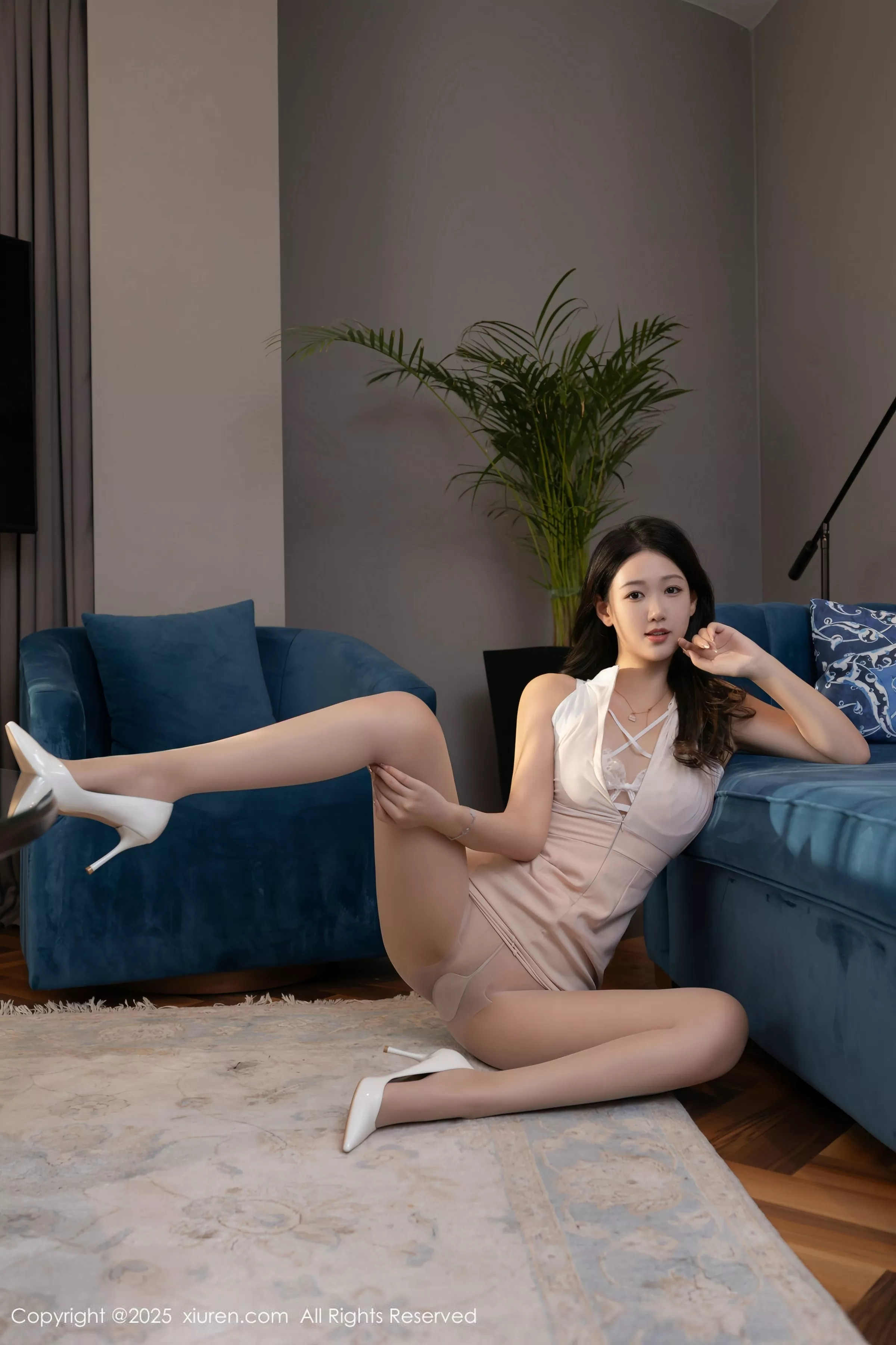 秀人集.com_[XiuRen秀人网]No.10417_模特唐安琪韩式空姐制服露白色蕾丝内衣配超薄肉丝秀美腿诱惑写真83P