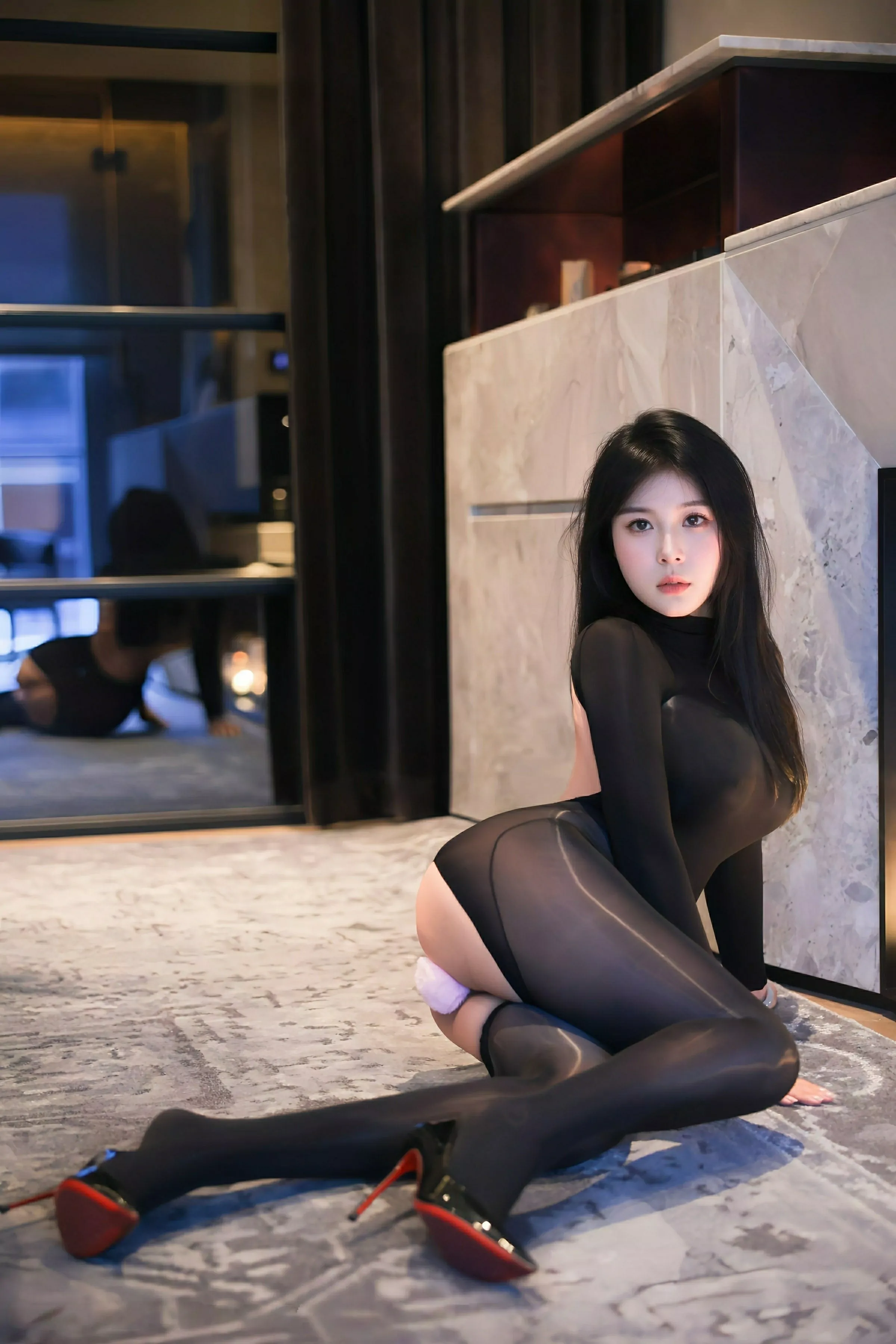 秀人集.com_[XiuRen秀人网]No.10420_模特麦田私房性感黑色闪亮开档连体丝袜秀丰满身材撩人诱惑写真74P