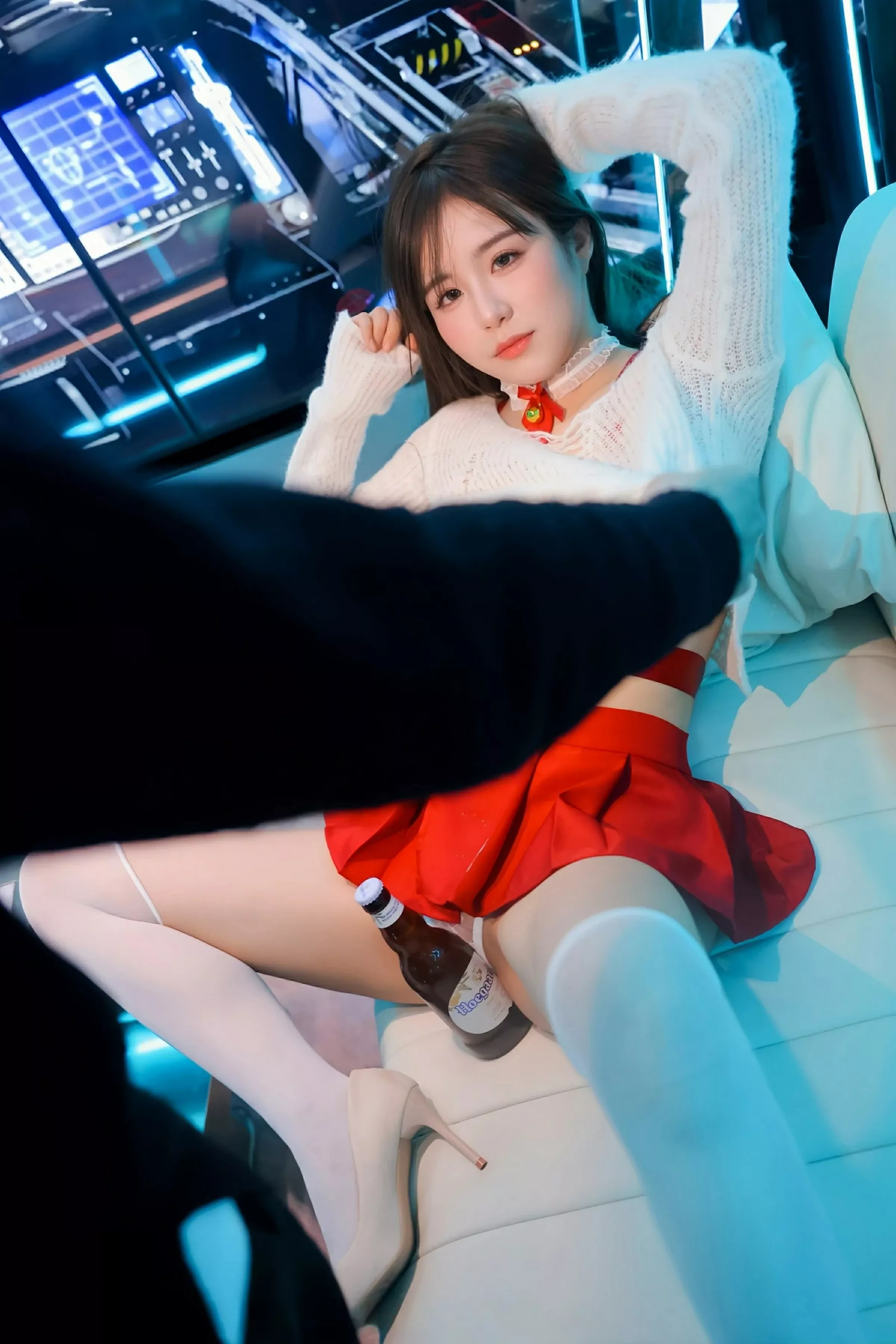 秀人集.com_[XiuRen秀人网]No.10470_模特小肉肉咪私房性感白色蕾丝内衣配白丝袜秀凹凸身材诱惑写真76P