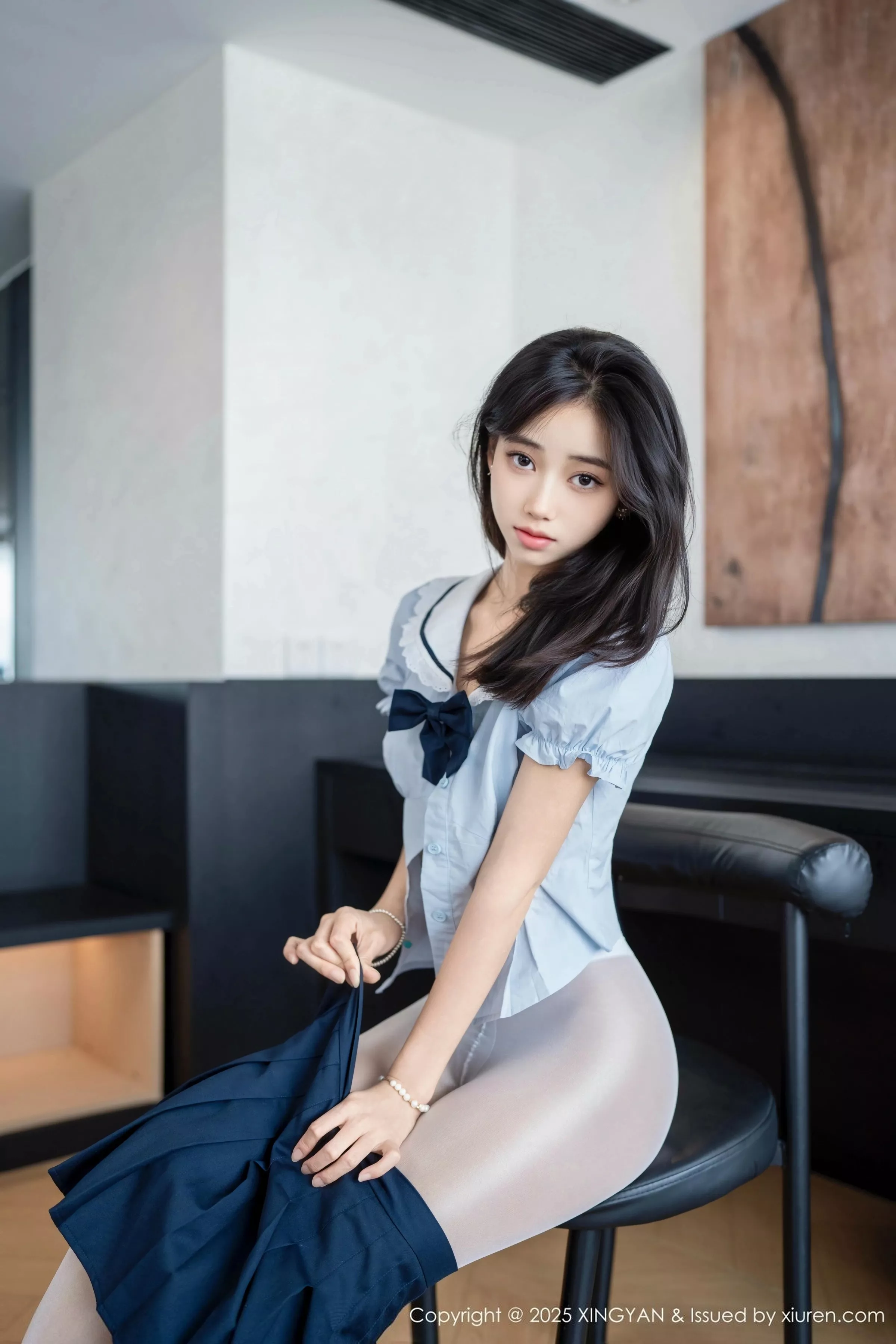 秀人集.com_[XINGYAN星颜社]VOL.360_模特时安安性感深色短裙配超薄无内白丝秀柔美身姿诱惑写真81P