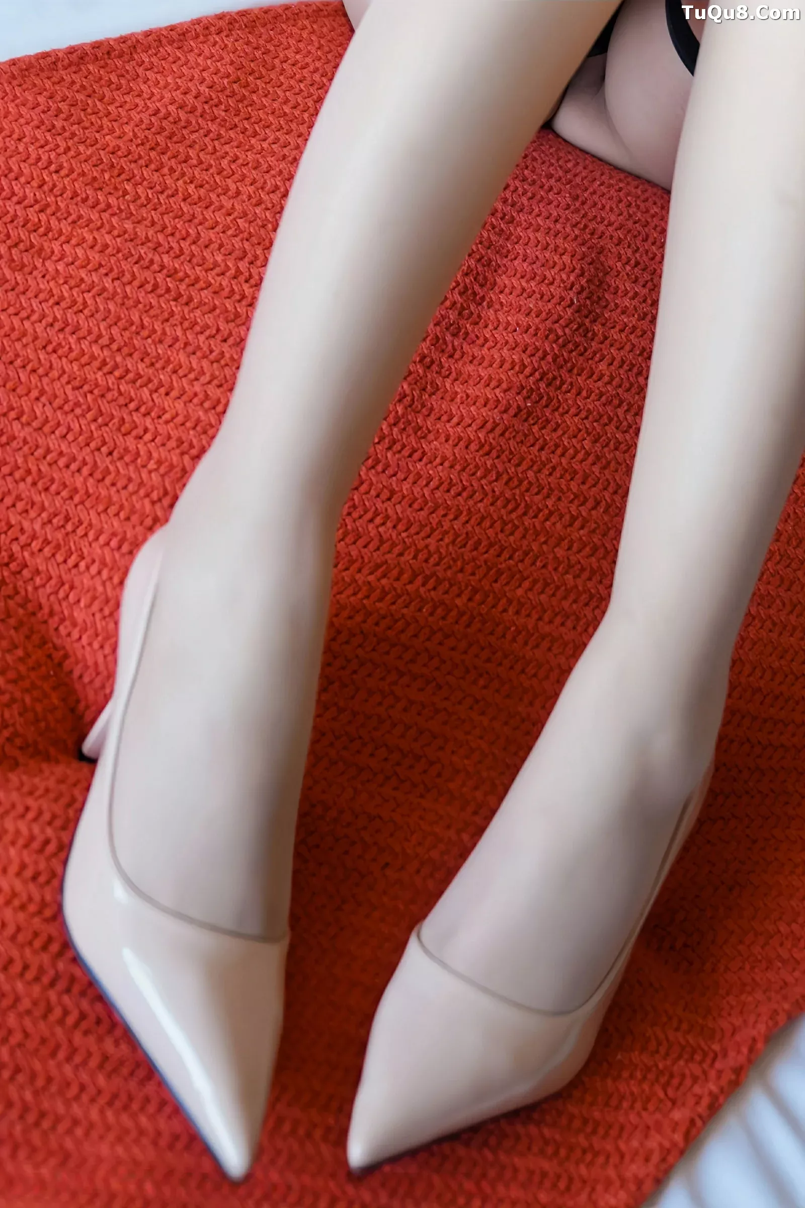 秀人集.com_[XiuRen秀人网]No.10487_新人模特美悠性感黑色OL服饰配黑丝吊袜秀丰腴身材诱惑写真74P