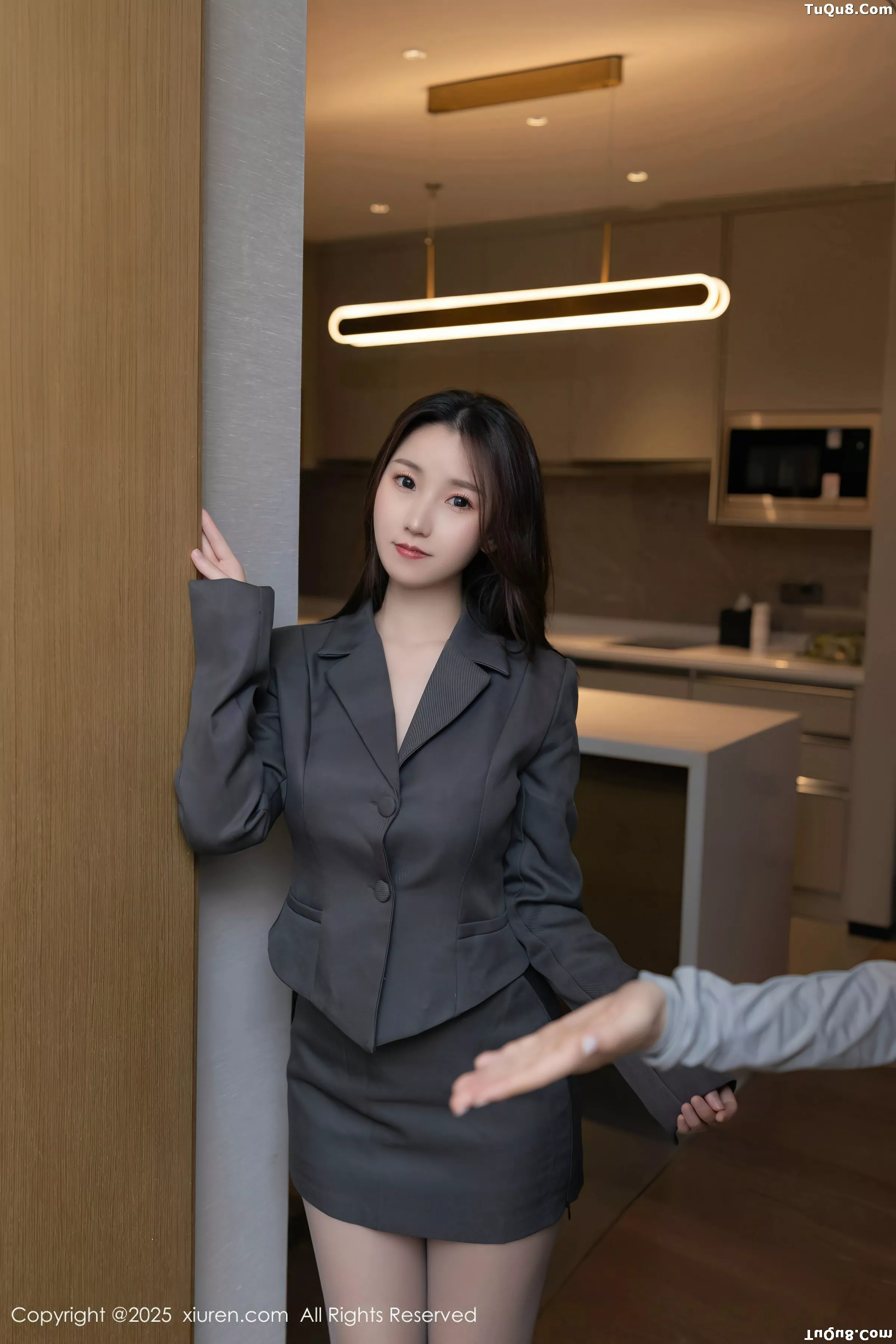 秀人集.com_[XiuRen秀人网]No.10497_模特杏子Yada性感白色薄透内衣配灰色丝袜秀曼妙身姿诱惑写真83P