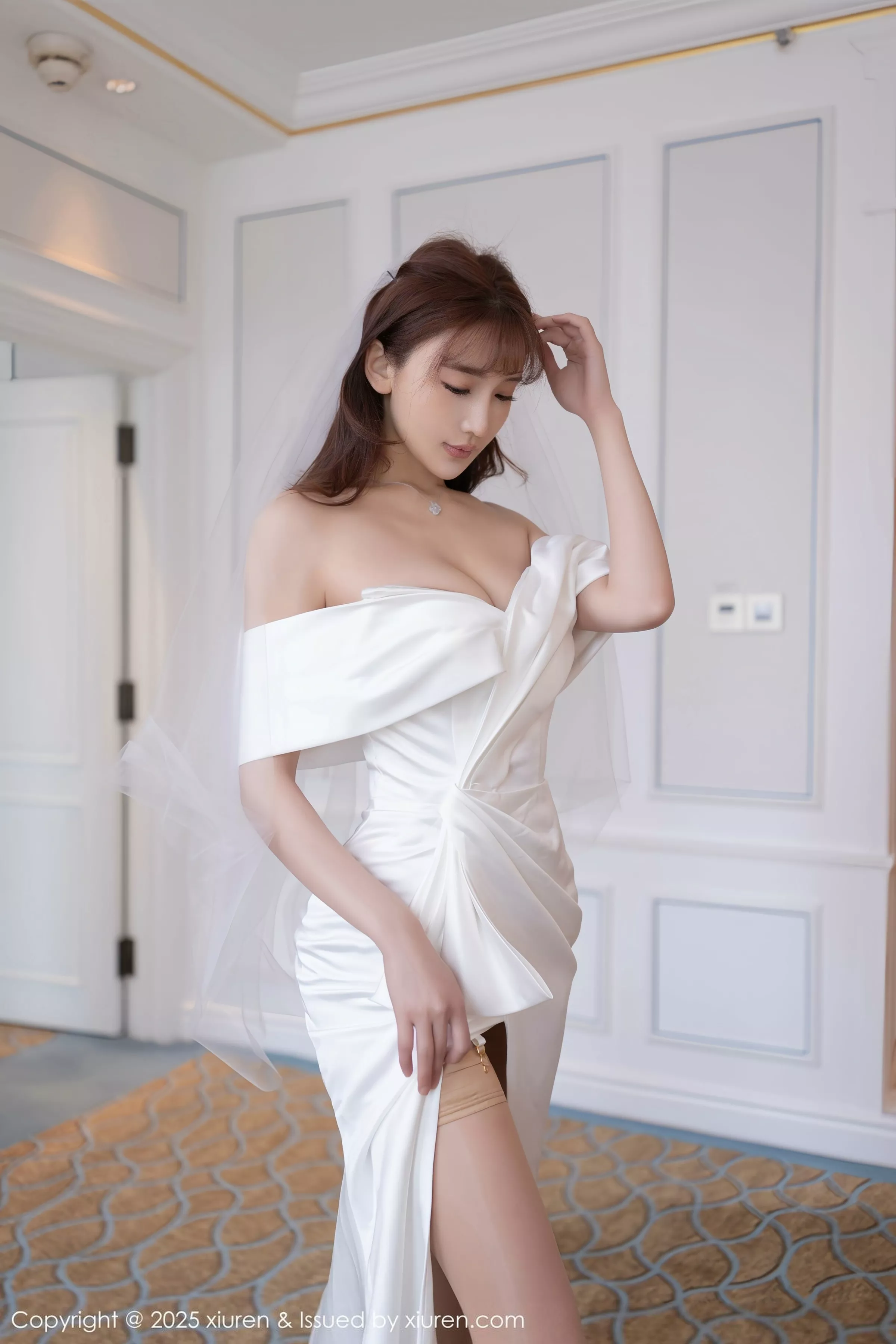 秀人集.com_[XiuRen秀人网]No.10535_模特陆萱萱性感白色蕾丝情趣婚纱配肉丝吊袜秀柔美身姿诱惑写真80P