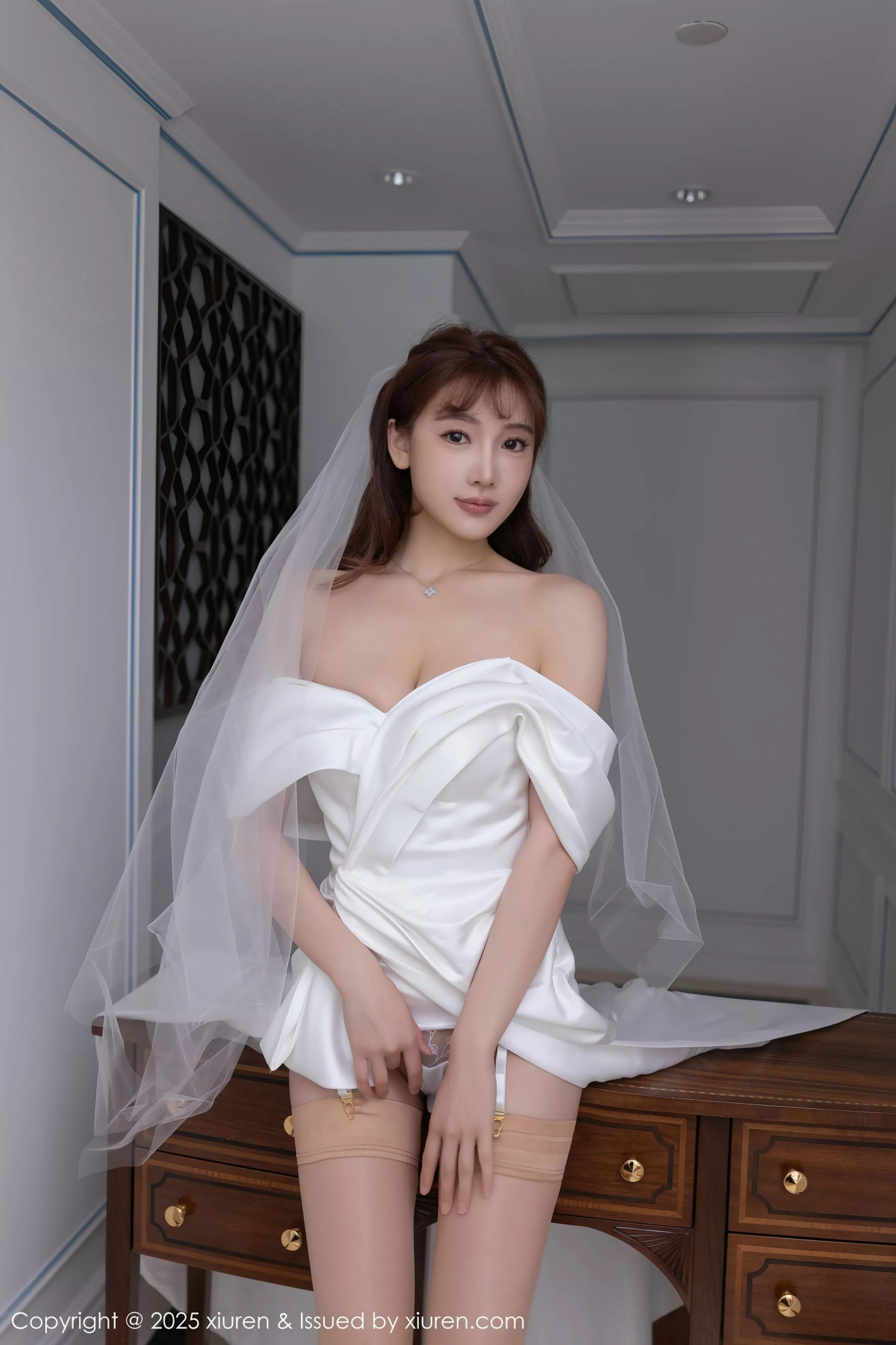 秀人集.com_[XiuRen秀人网]No.10535_模特陆萱萱性感白色蕾丝情趣婚纱配肉丝吊袜秀柔美身姿诱惑写真80P