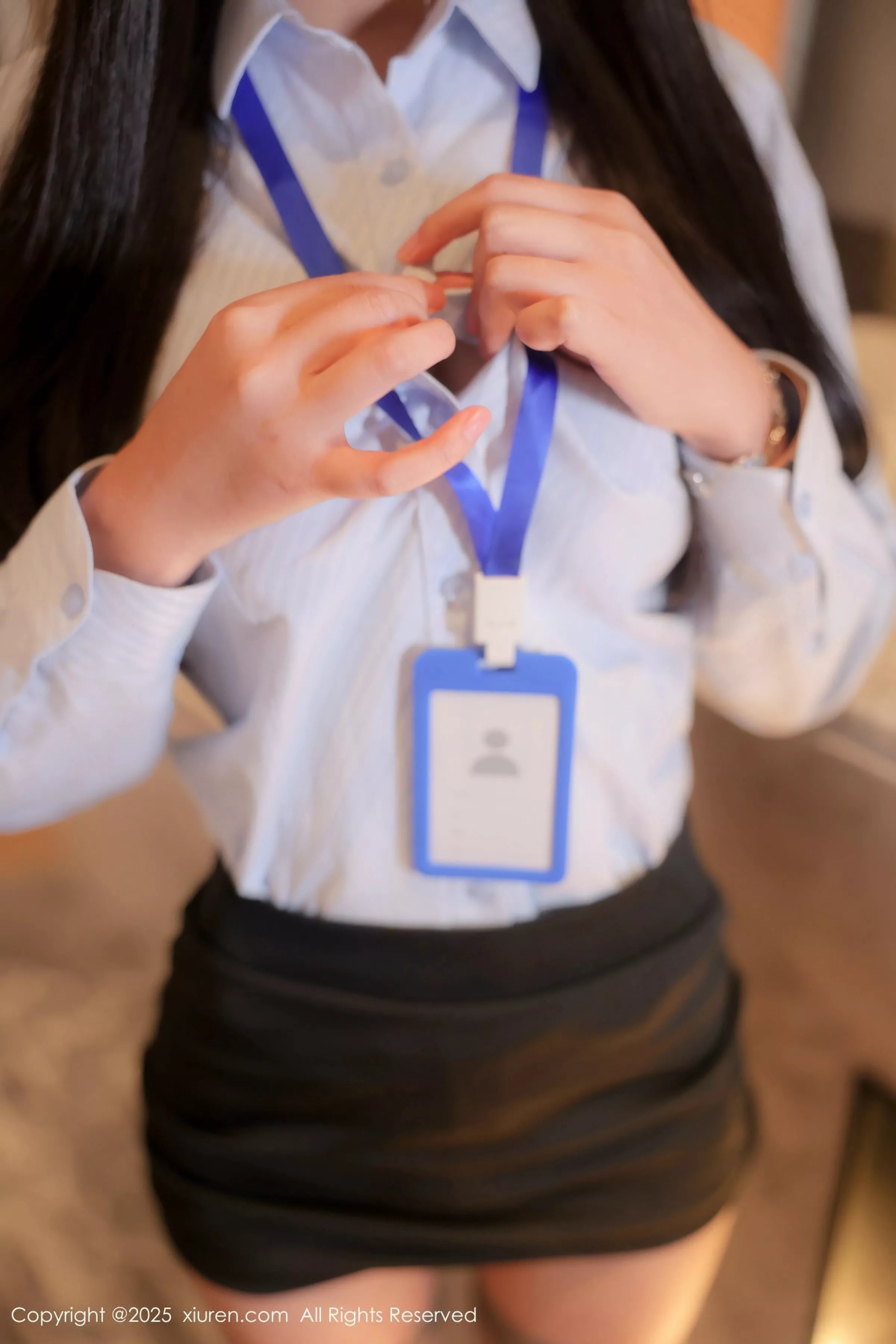 秀人集.com_[XiuRen秀人网]No.10440_模特余安安OL服饰露黑色情趣内衣配灰丝袜秀凹凸身材诱惑写真69P