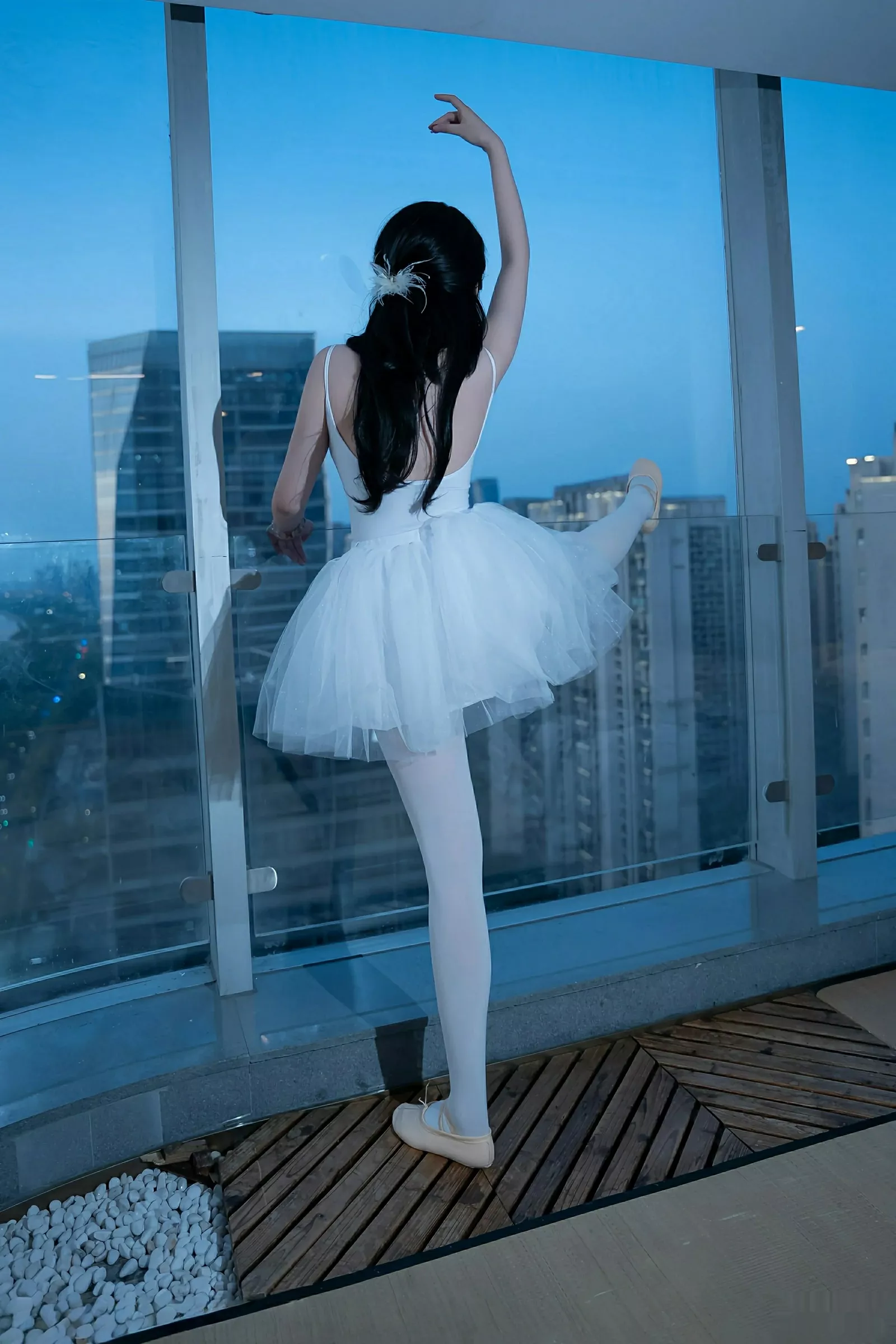 秀人集.com_[XiuRen秀人网]No.10575_模特软情性感白色芭蕾短裙配白色丝袜秀曼妙身姿完美诱惑写真78P