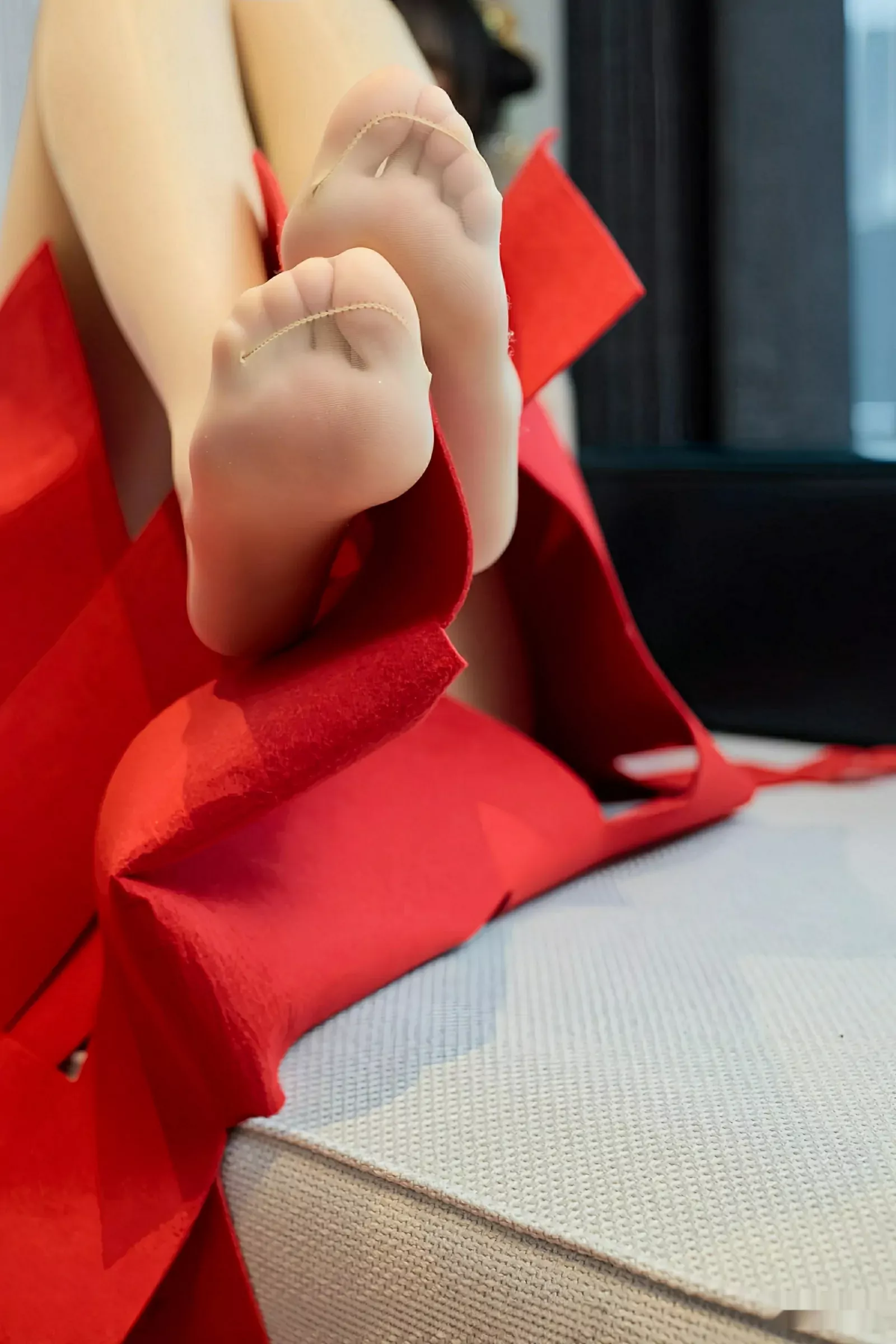 秀人集.com_[XiuRen秀人网]No.10567_模特玥儿玥er性感红色蕾丝内衣配超薄肉丝秀完美身材诱惑写真72P