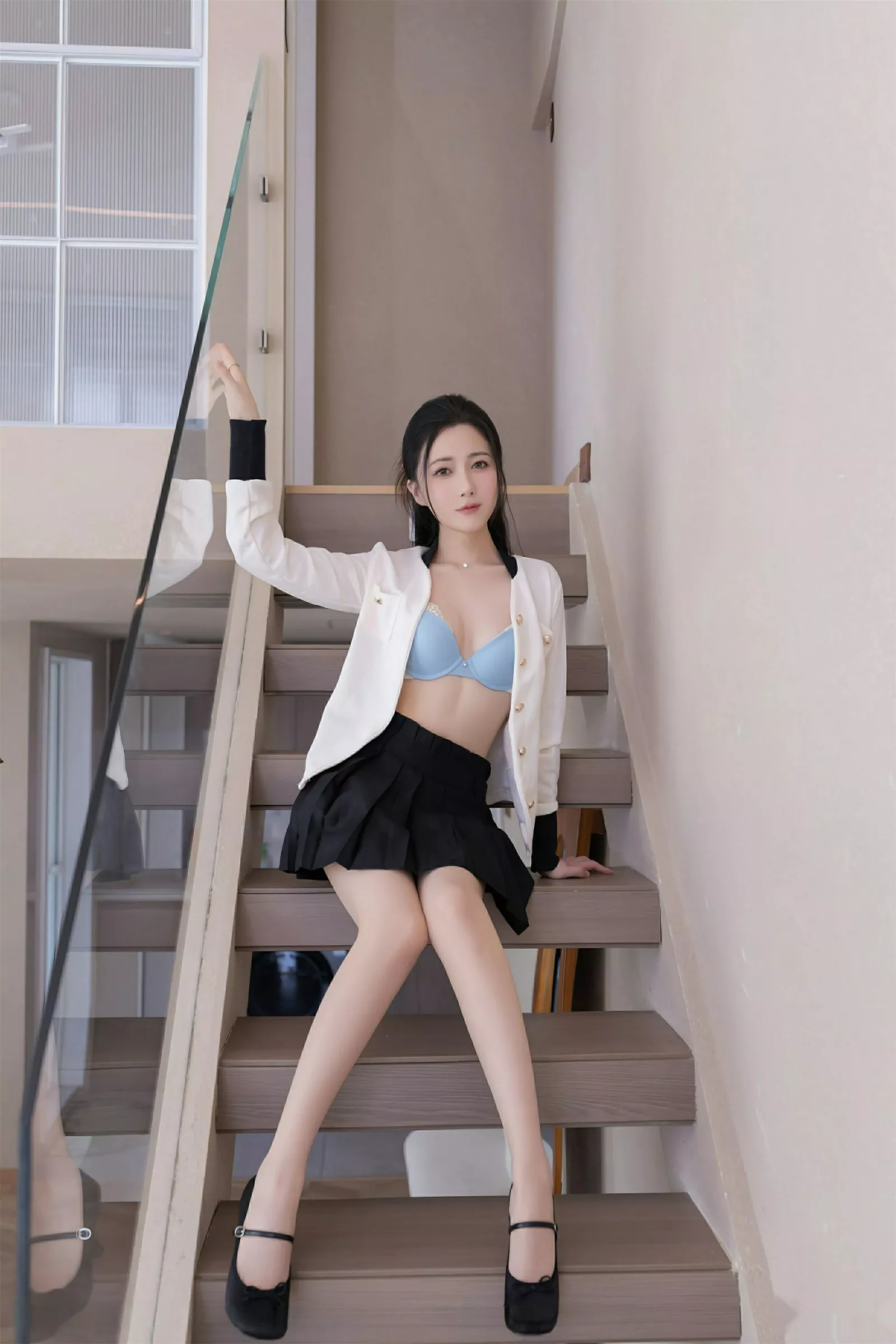 秀人集.com_[XiuRen秀人网]No.10615_模特鱼子酱Fish性感白上衣配黑短裙露超薄肉丝秀曼妙身材诱惑写真74P