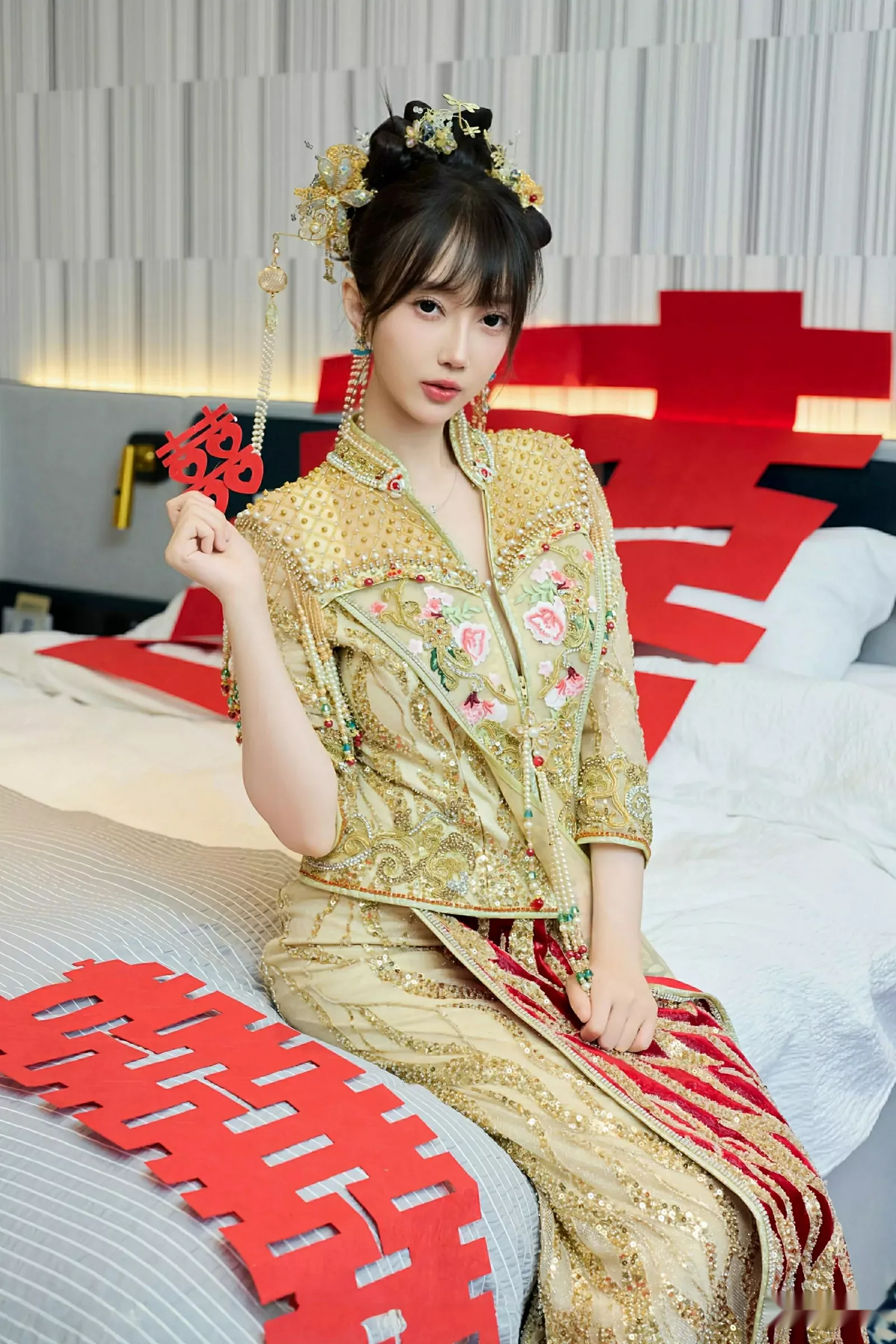 秀人集.com_[XiuRen秀人网]No.10567_模特玥儿玥er性感红色蕾丝内衣配超薄肉丝秀完美身材诱惑写真72P