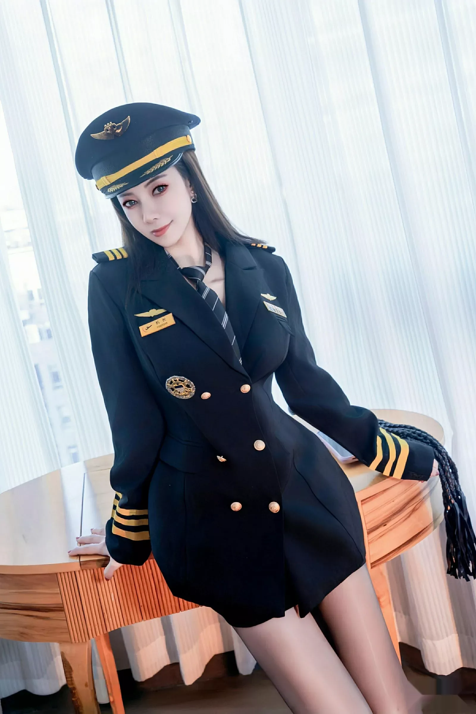 秀人集.com_[XiuRen秀人网]No.10580_御姐果儿Victoria性感黑色情趣内衣配超薄黑丝秀惹火身材诱惑写真92P