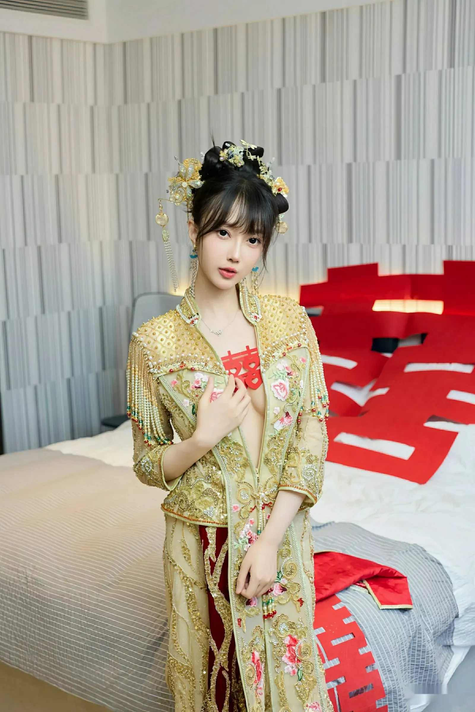 秀人集.com_[XiuRen秀人网]No.10567_模特玥儿玥er性感红色蕾丝内衣配超薄肉丝秀完美身材诱惑写真72P