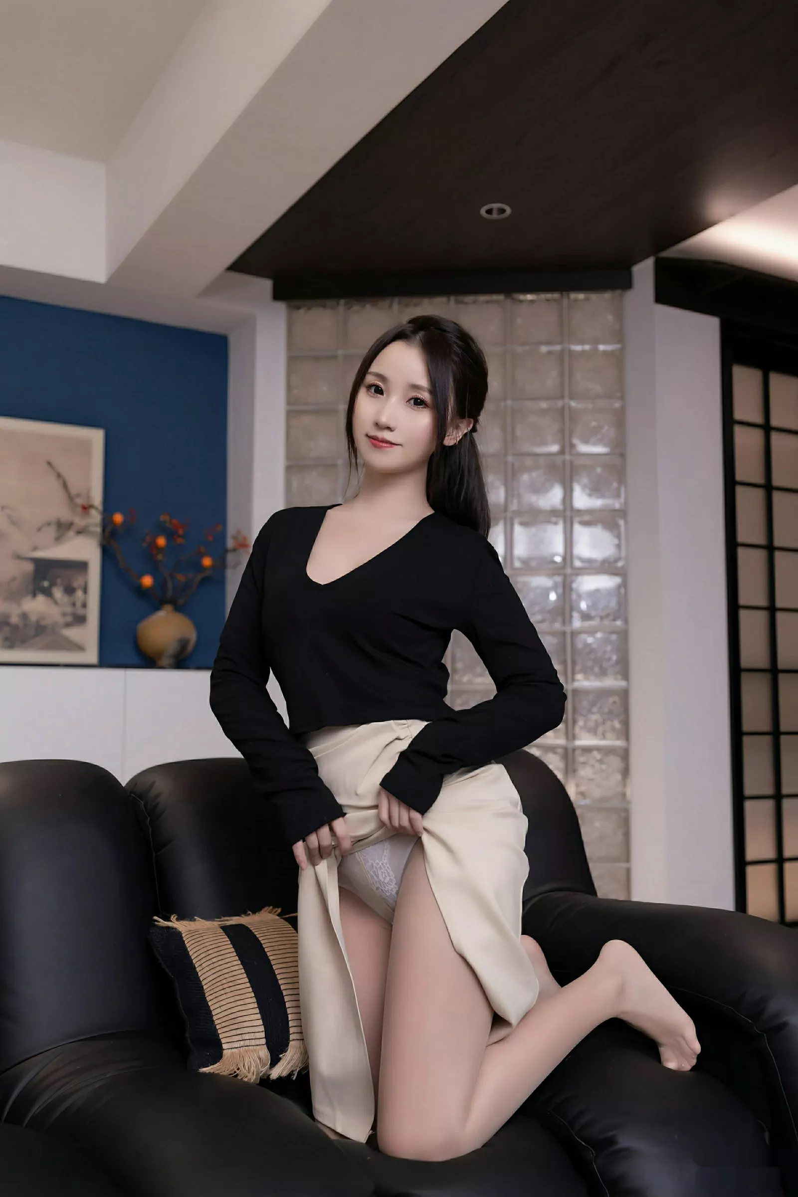 秀人集.com_[XiuRen秀人网]No.10576_模特杏子Yada性感黑色OL服饰露白色蕾丝内衣秀曼妙身姿诱惑写真81P