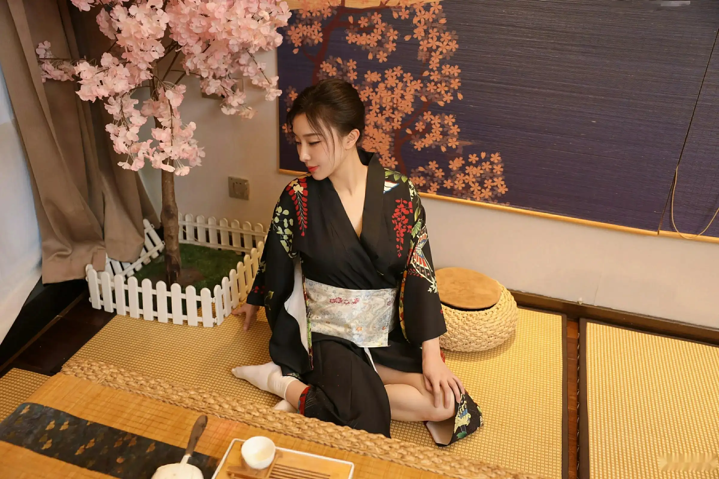 秀人集.com_[XiuRen秀人网]No.10627_模特苏一诺性感日系黑色服饰露红色内衣秀曼妙身材迷人诱惑写真80P