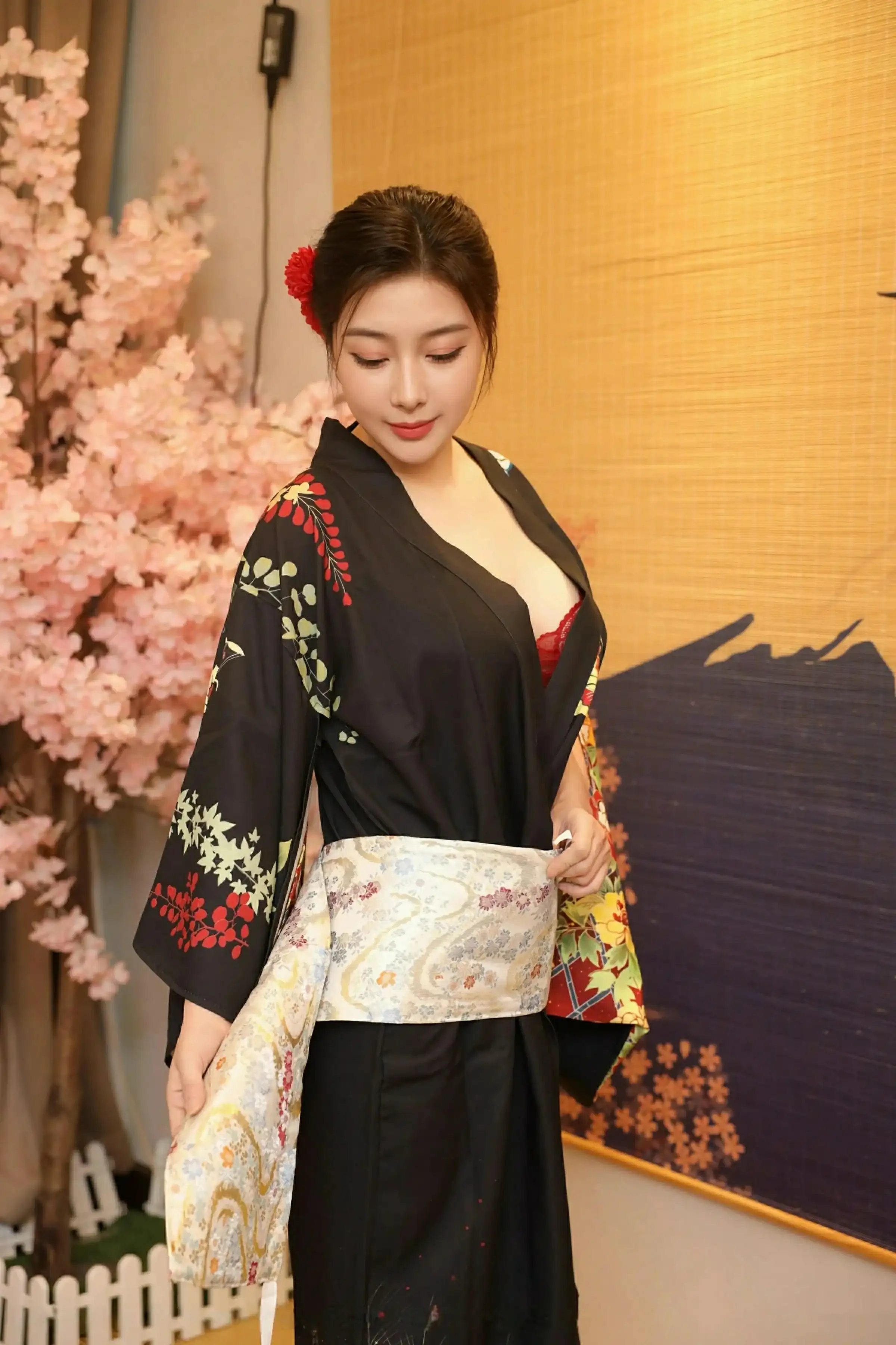 秀人集.com_[XiuRen秀人网]No.10627_模特苏一诺性感日系黑色服饰露红色内衣秀曼妙身材迷人诱惑写真80P