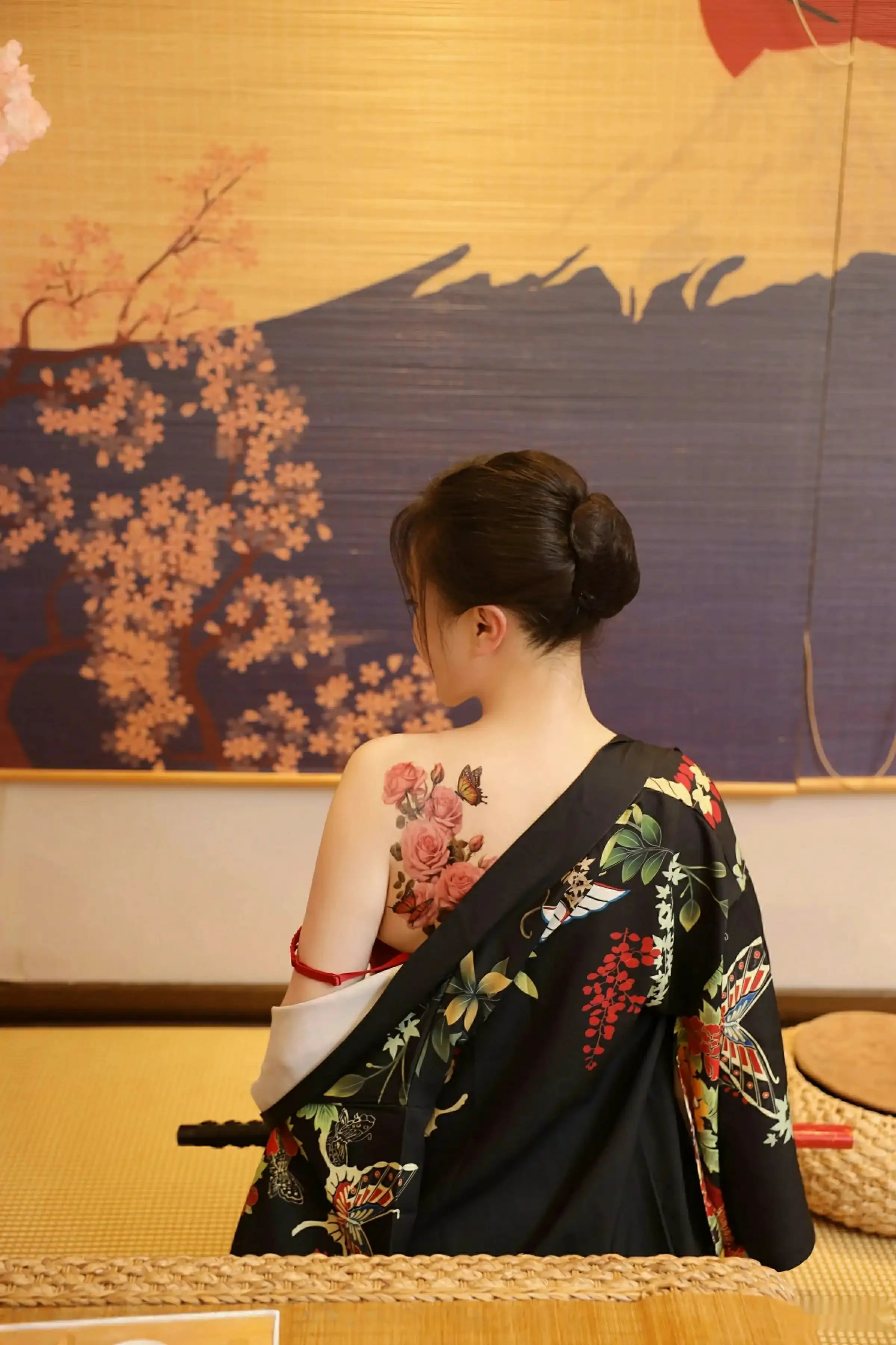 秀人集.com_[XiuRen秀人网]No.10627_模特苏一诺性感日系黑色服饰露红色内衣秀曼妙身材迷人诱惑写真80P