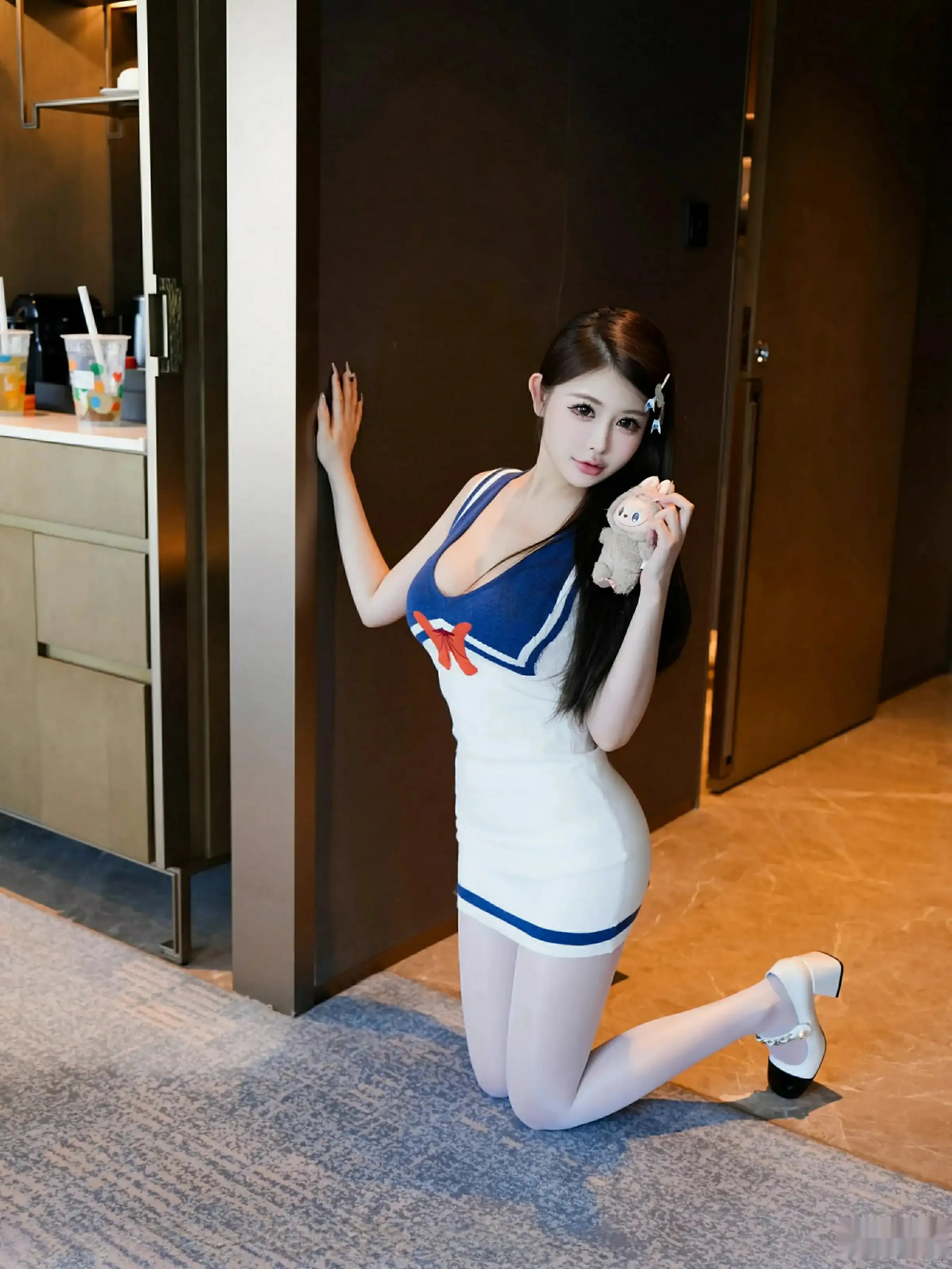 秀人集.com_[XiuRen秀人网]No.10628_模特甜妮性感连衣短裙露粉色内衣配白色丝袜秀丰腴身材诱惑写真71P