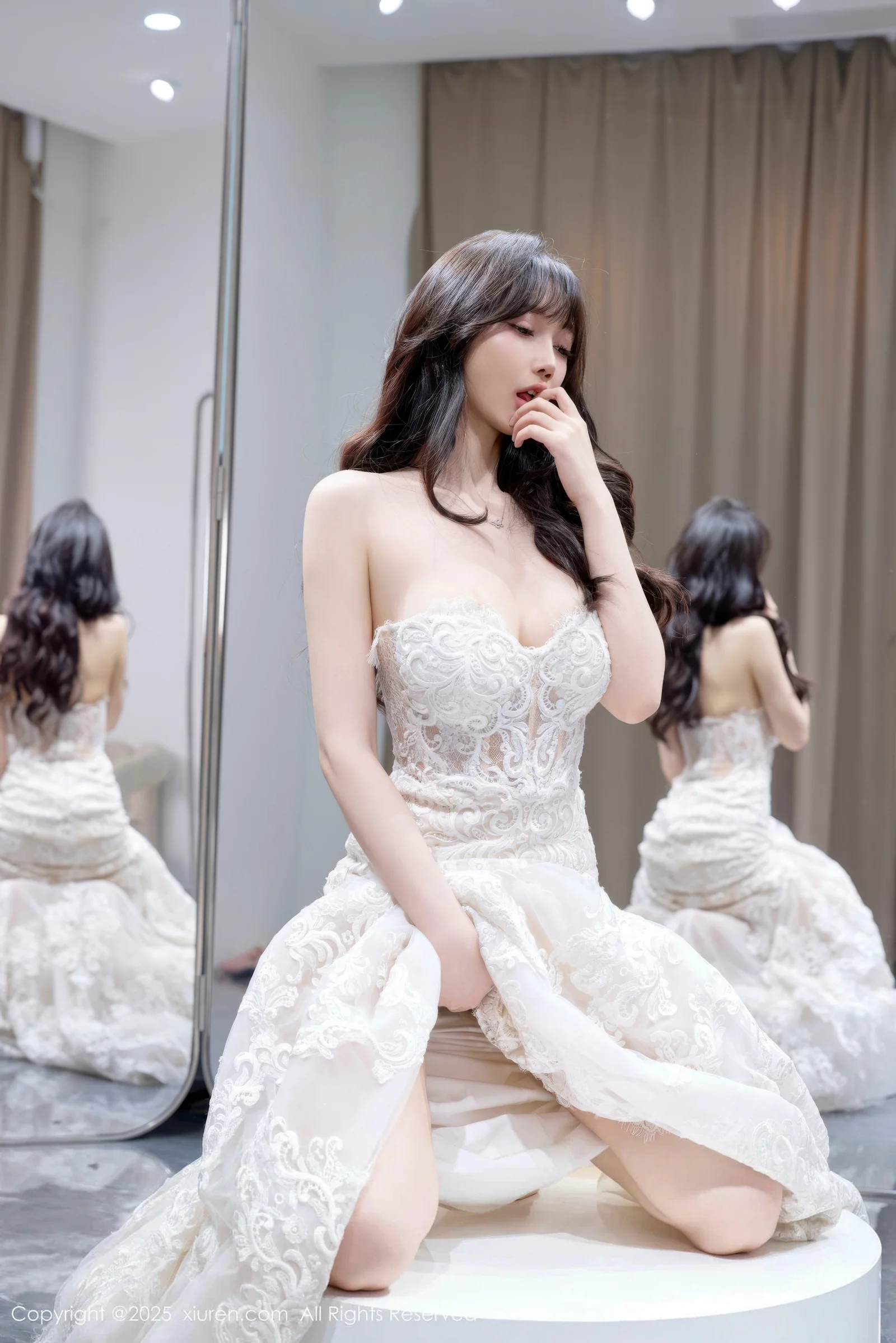 秀人集.com_[XiuRen秀人网]No.10663_模特玥儿玥er私房性感白色婚纱礼裙秀完美身材迷人诱惑写真58P
