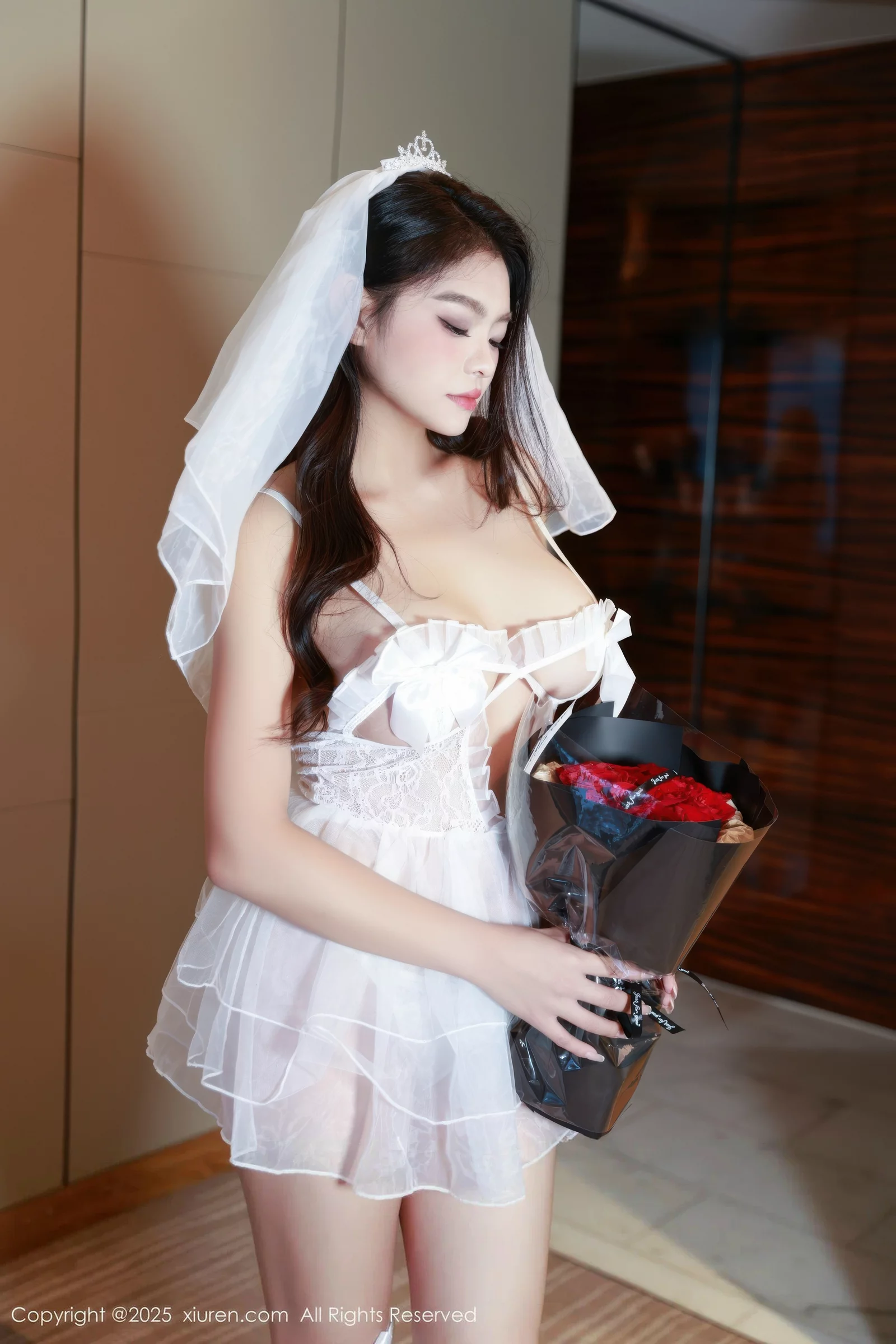 秀人集.com_[XiuRen秀人网]No.10659_模特冬安性感白色薄透婚纱配白色丝袜秀丰满身材惹火诱惑写真50P