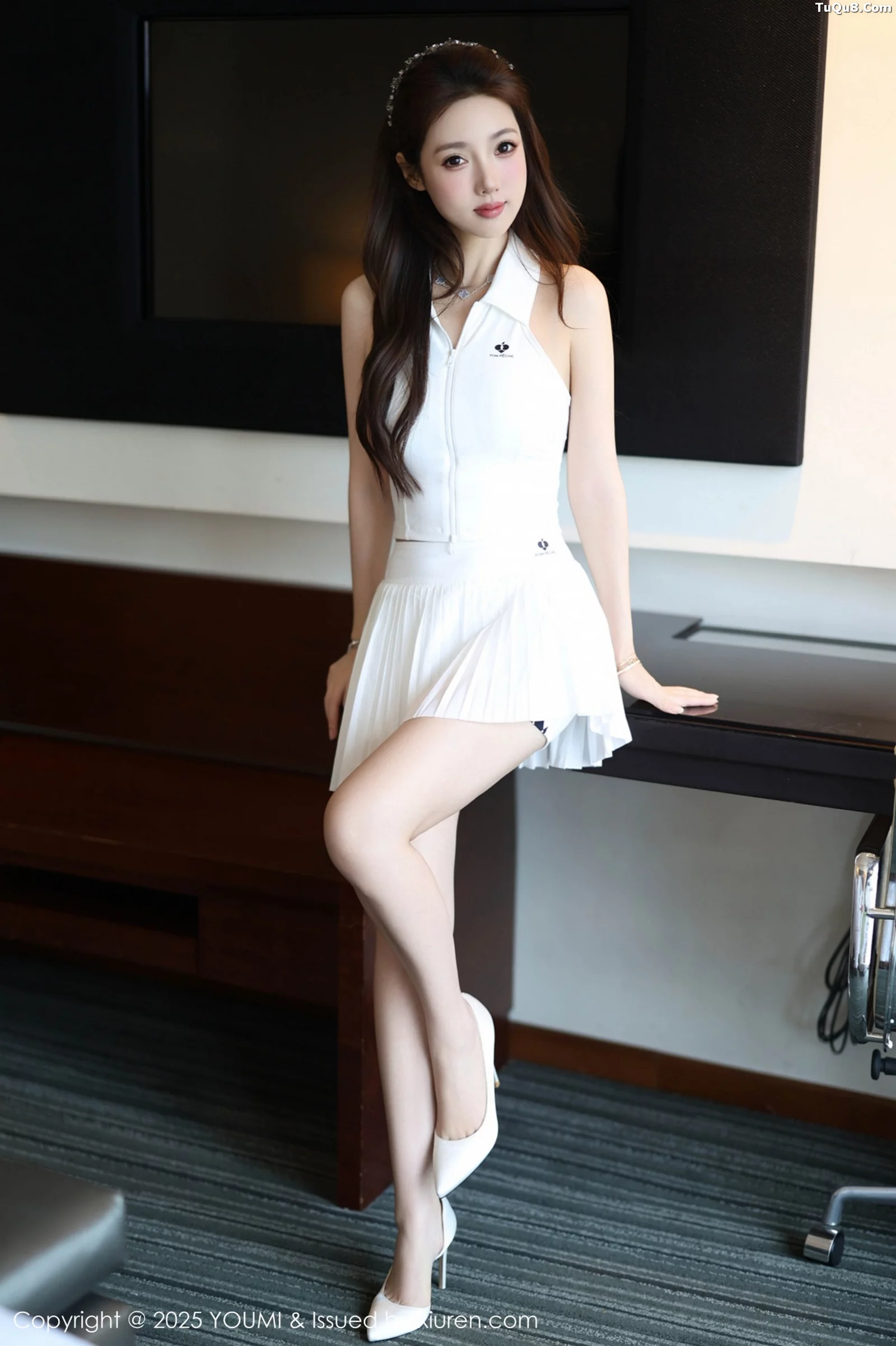 秀人集.com_[YouMi尤蜜荟]Vol.1165_模特桃桃·夭夭twins性感姐妹花白色分体短裙秀完美身材诱惑写真70P