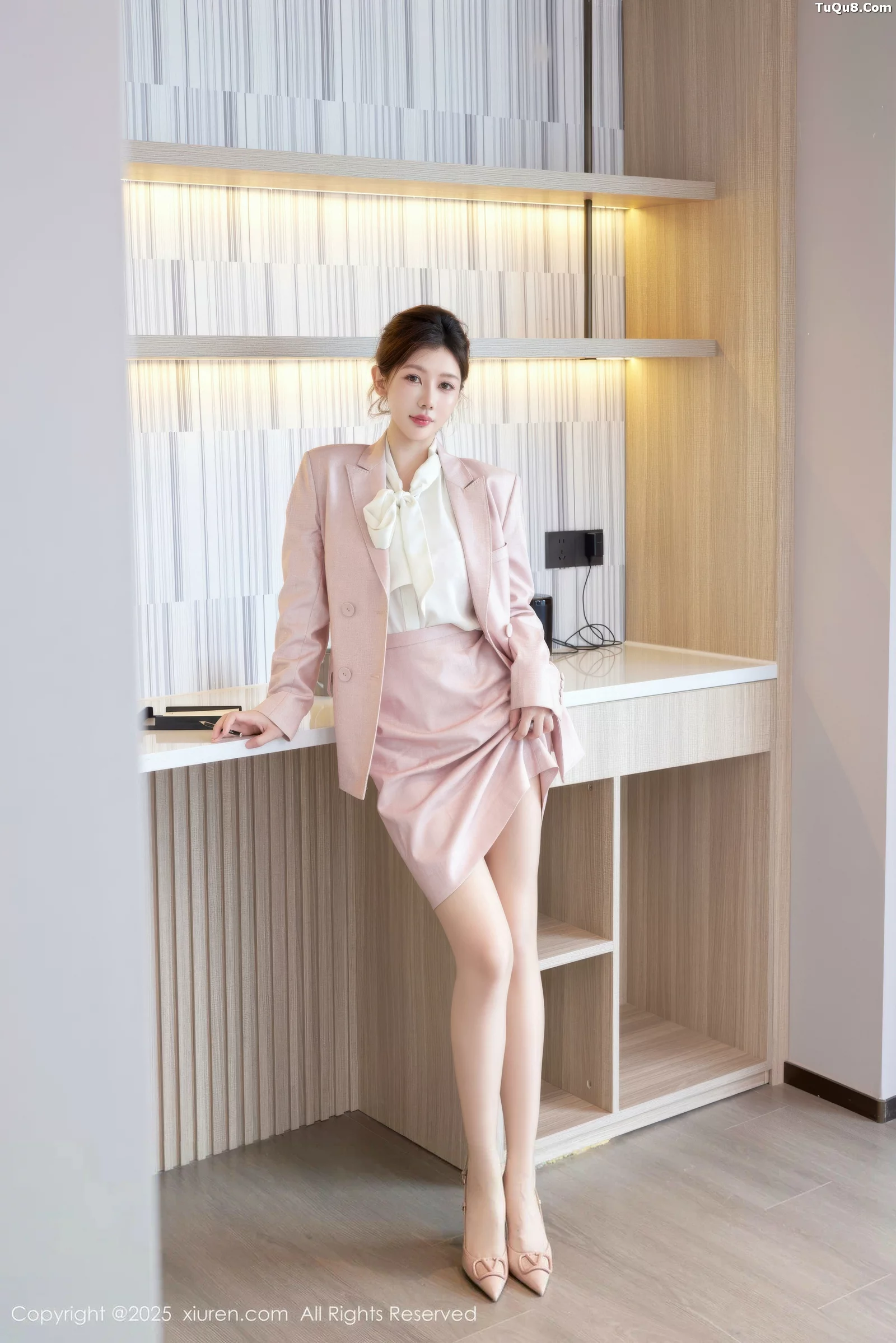 秀人集.com_[XiuRen秀人网]No.10728_模特尹甜甜粉色OL制服露红色内衣配肉丝袜秀完美身材诱惑写真69P