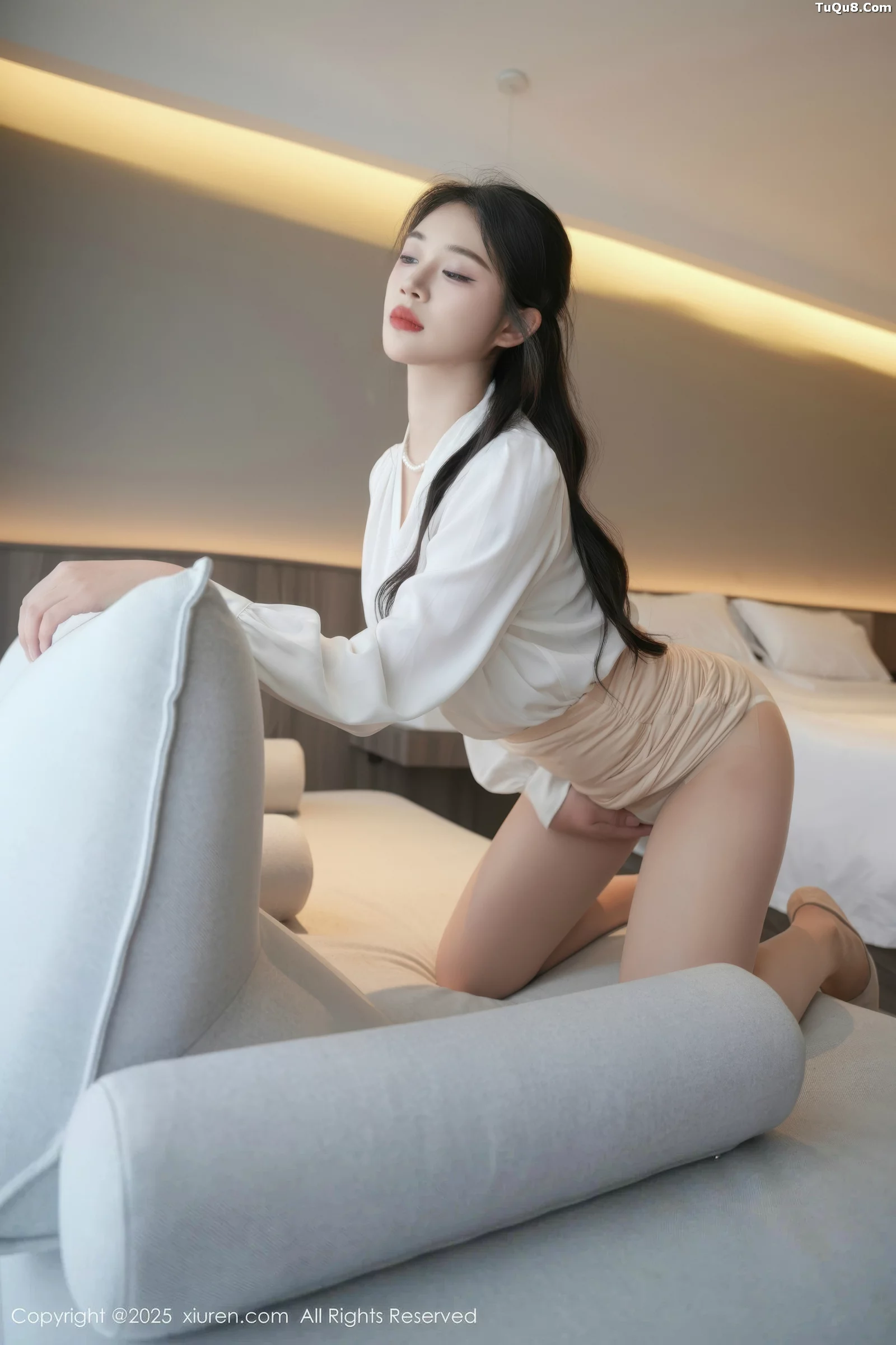 秀人集.com_[XiuRen秀人网]No.10735_模特南乔性感白衬衫配白短裙露超薄肉丝秀白皙皮肤完美诱惑写真66P