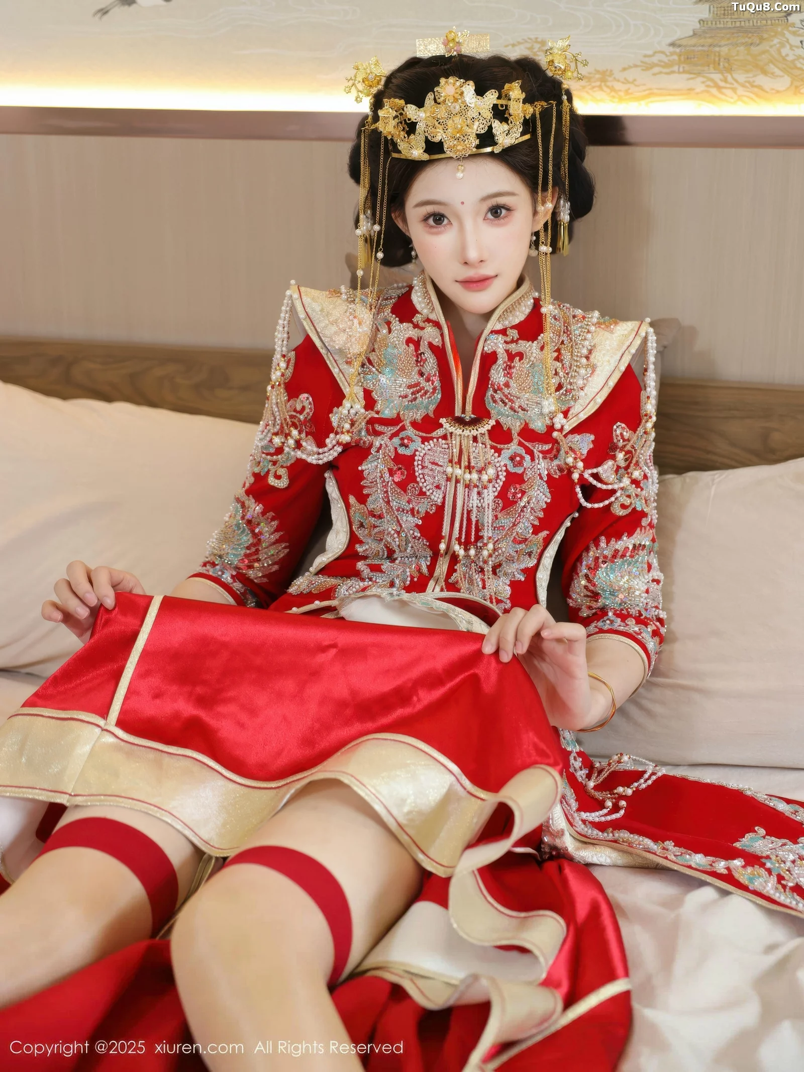 秀人集.com_[XiuRen秀人网]No.10742_模特梨霜儿性感红色新娘服饰配肉色丝袜秀丰腴身材迷人诱惑写真84P