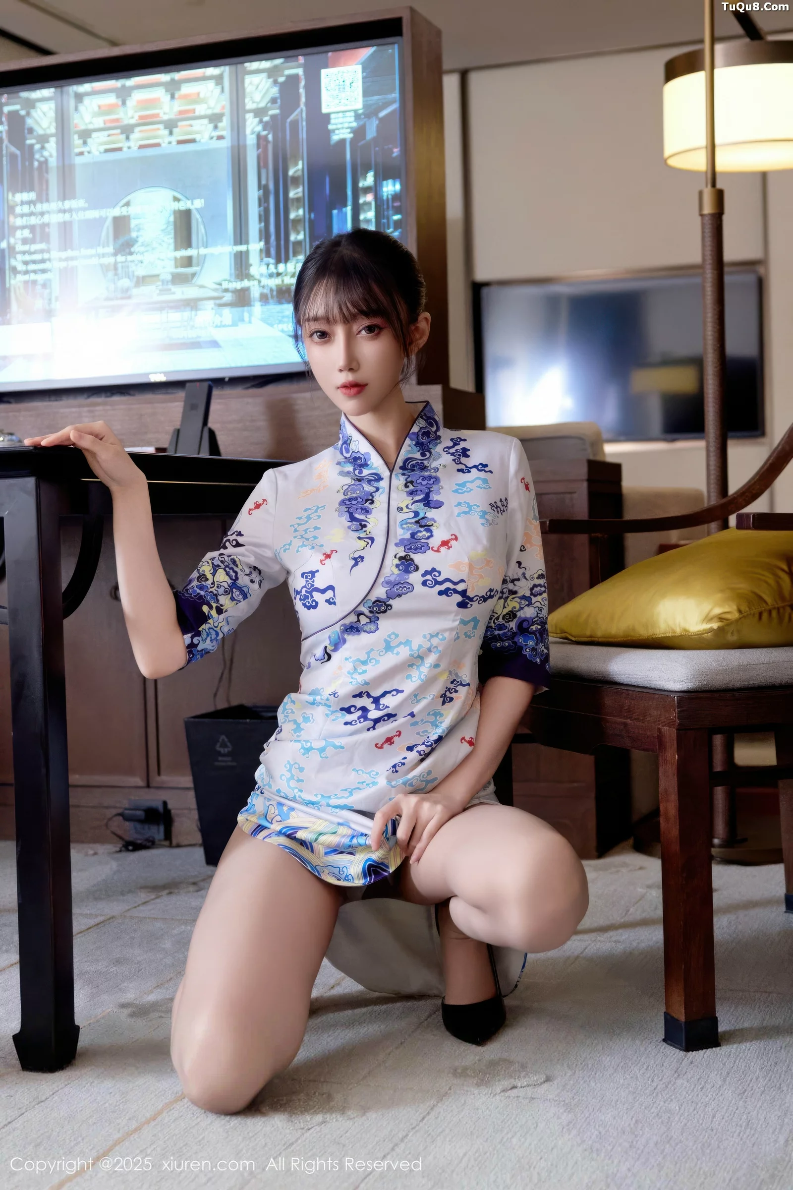 秀人集.com_[XiuRen秀人网]No.10741_模特玥儿玥er性感空姐制服旗袍配超薄肉色秀完美身材诱惑写真75P