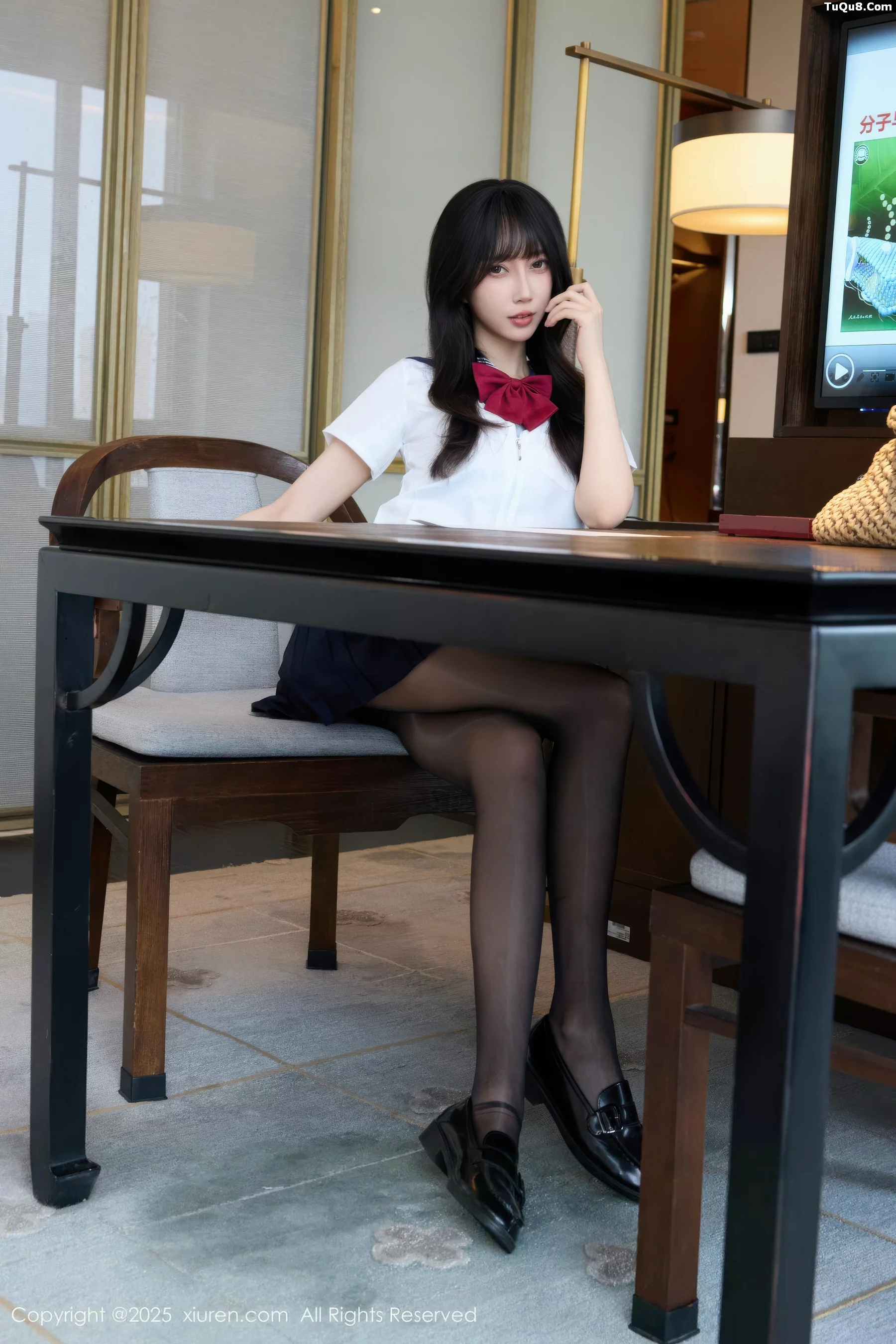 秀人集.com_[XiuRen秀人网]No.10766_模特玥儿玥er私房性感JK制服配超薄黑丝秀曼妙身姿迷人诱惑写真68P