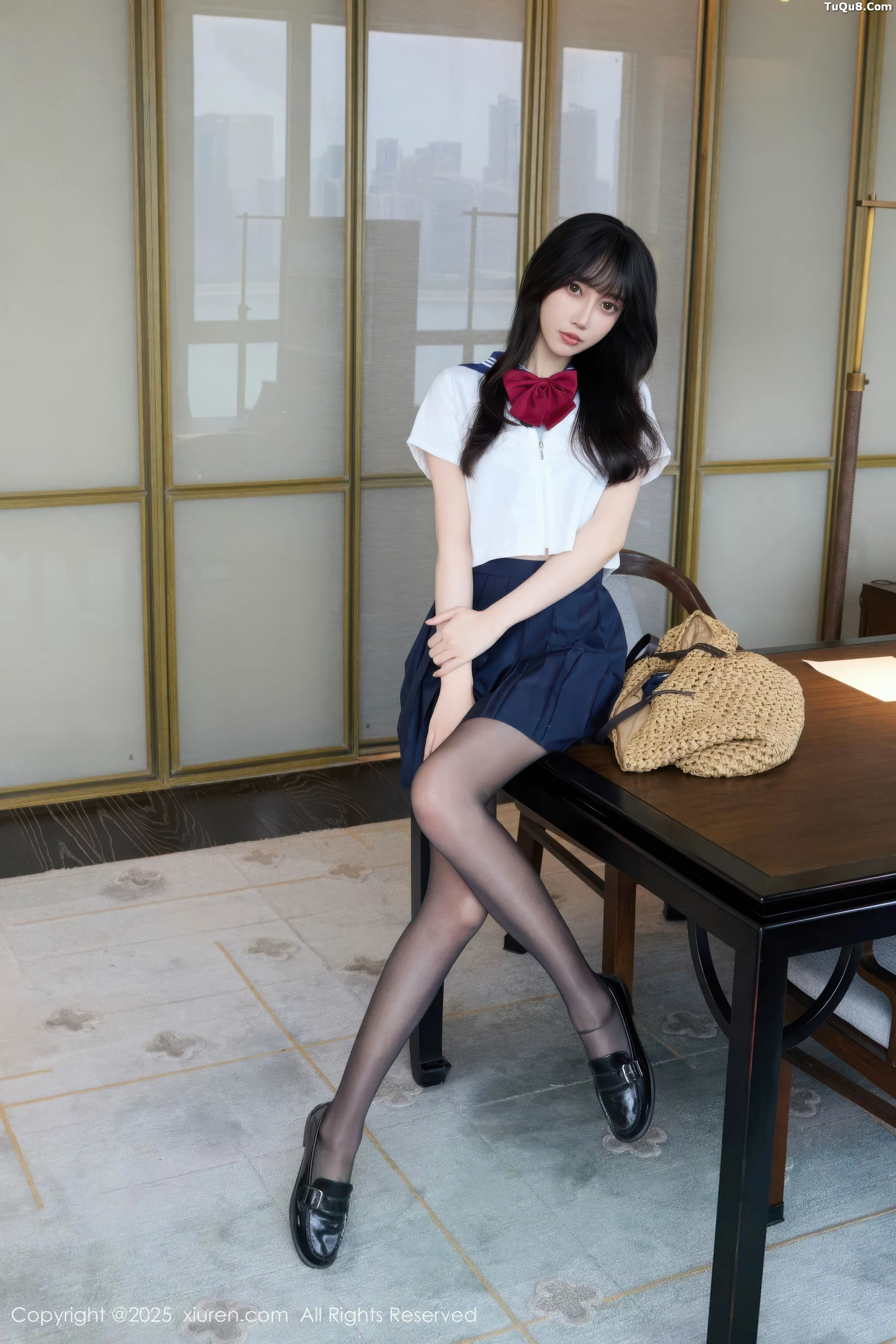 秀人集.com_[XiuRen秀人网]No.10766_模特玥儿玥er私房性感JK制服配超薄黑丝秀曼妙身姿迷人诱惑写真68P