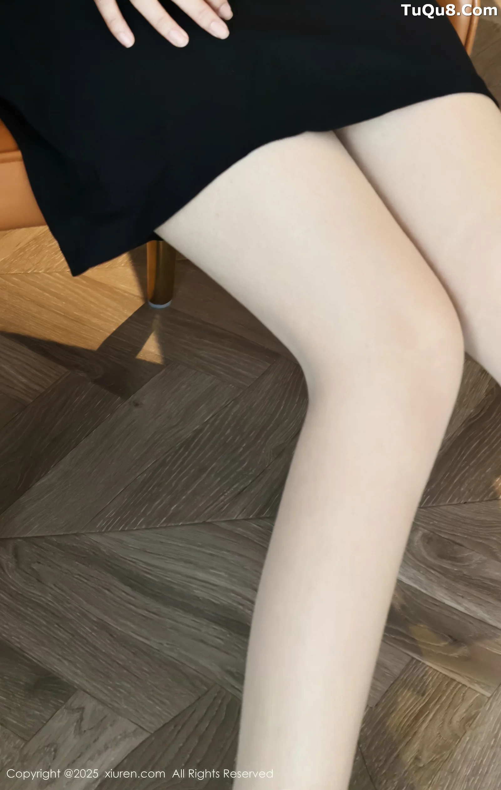 秀人集.com_[XiuRen秀人网]No.10674_模特糯梨子性感蓝色衬衫配黑短裙露超薄肉丝秀曼妙身姿诱惑写真60P