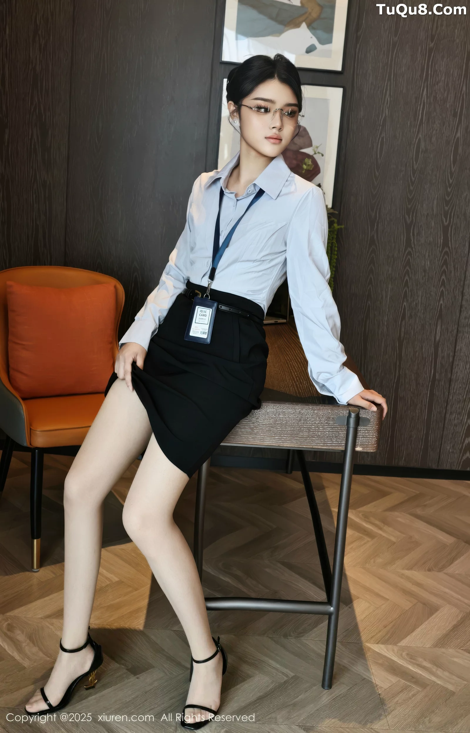 秀人集.com_[XiuRen秀人网]No.10674_模特糯梨子性感蓝色衬衫配黑短裙露超薄肉丝秀曼妙身姿诱惑写真60P