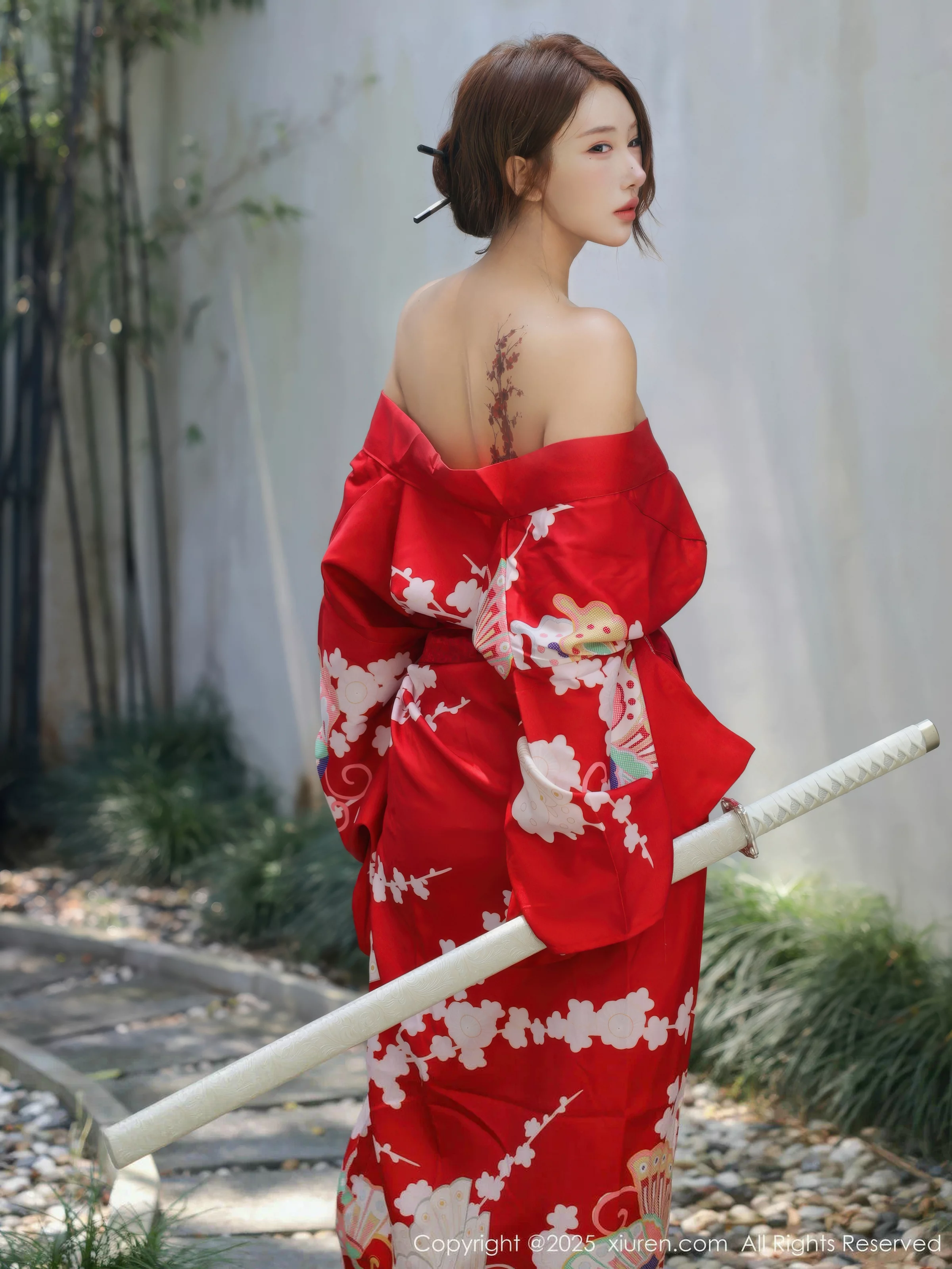 秀人集.com_[XiuRen秀人网]No.10683_模特金允希Yuki户外性感红色和服半脱秀完美身材惹火诱惑写真80P