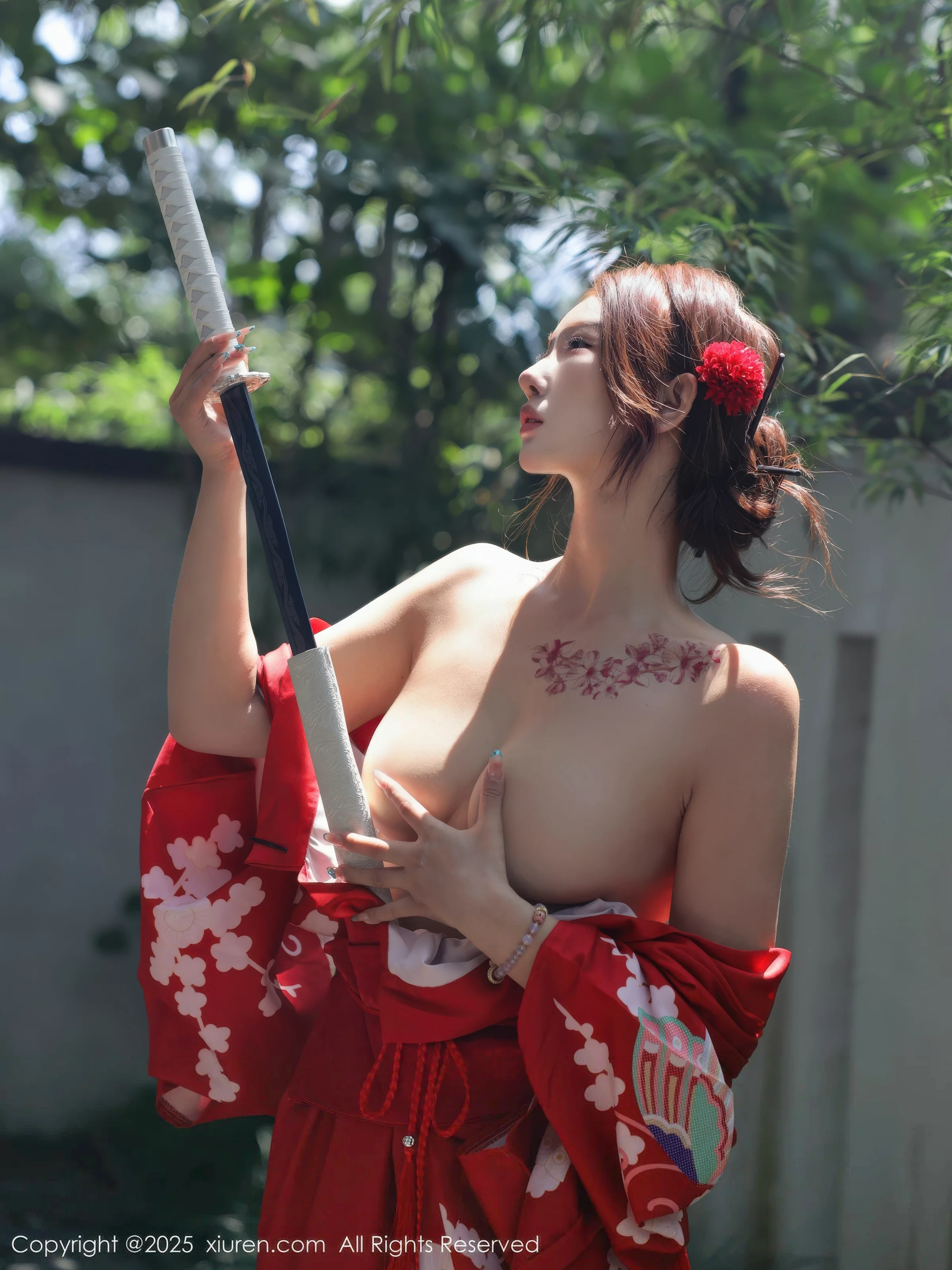 秀人集.com_[XiuRen秀人网]No.10683_模特金允希Yuki户外性感红色和服半脱秀完美身材惹火诱惑写真80P