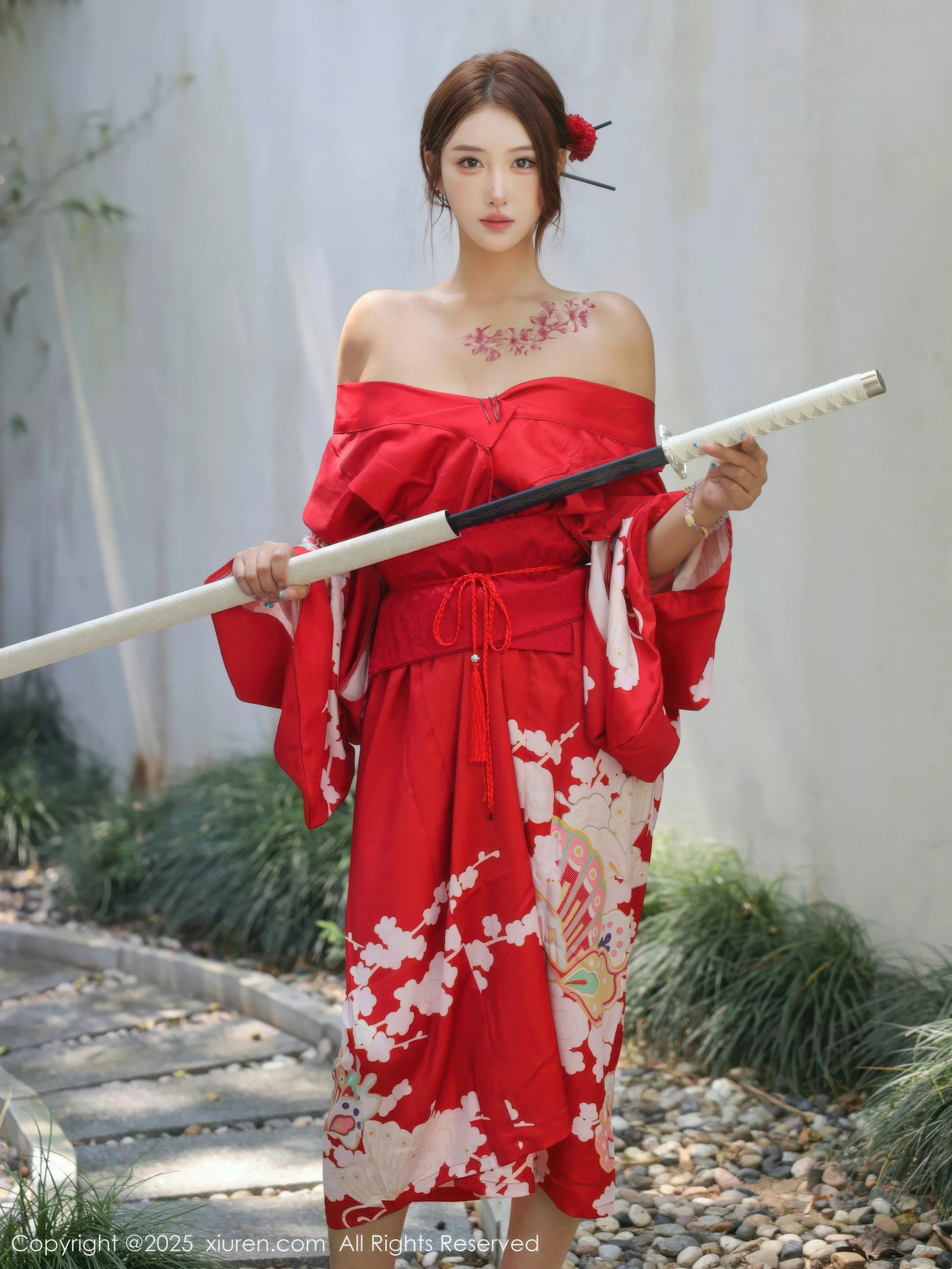 秀人集.com_[XiuRen秀人网]No.10683_模特金允希Yuki户外性感红色和服半脱秀完美身材惹火诱惑写真80P