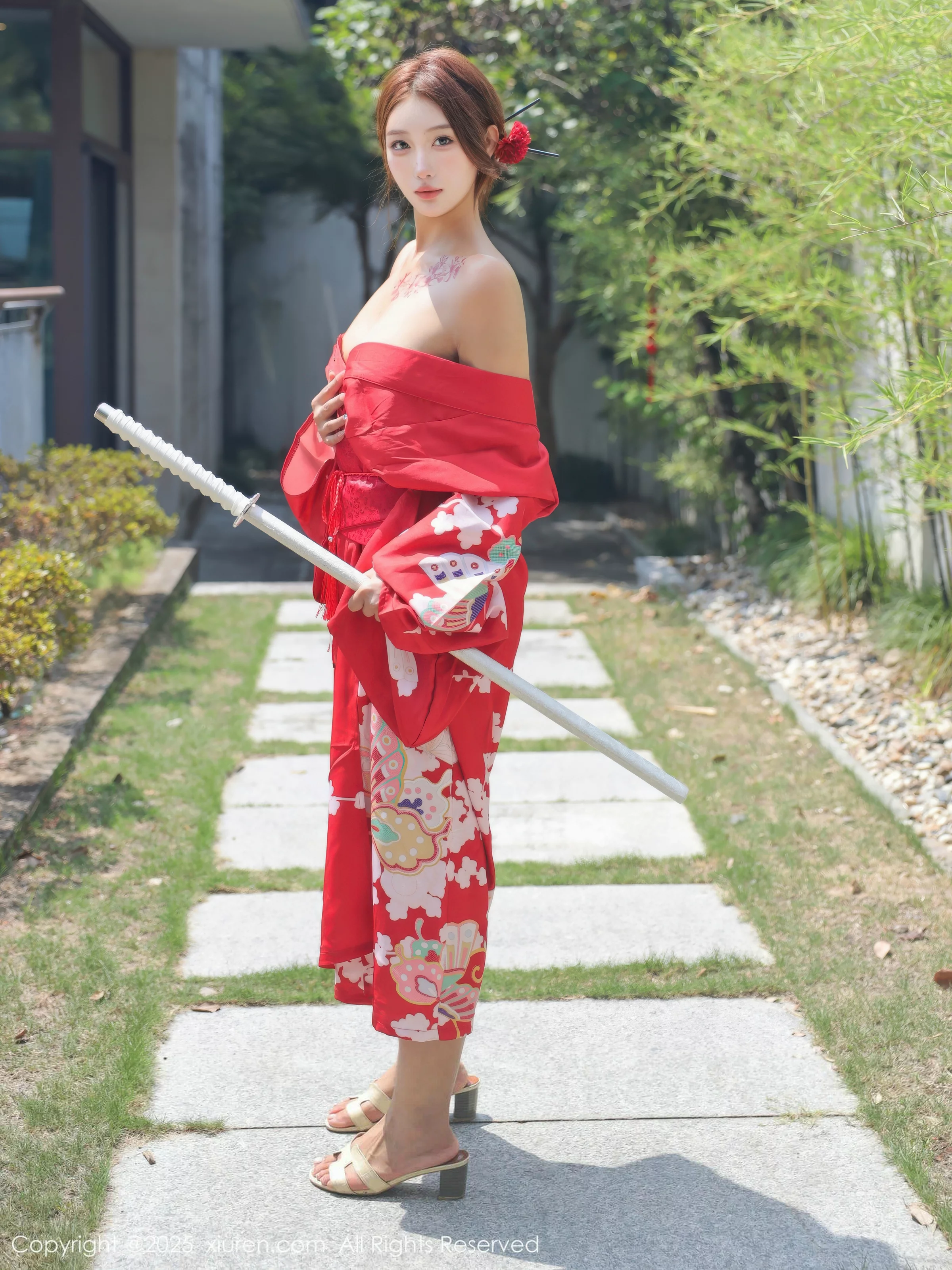 秀人集.com_[XiuRen秀人网]No.10683_模特金允希Yuki户外性感红色和服半脱秀完美身材惹火诱惑写真80P