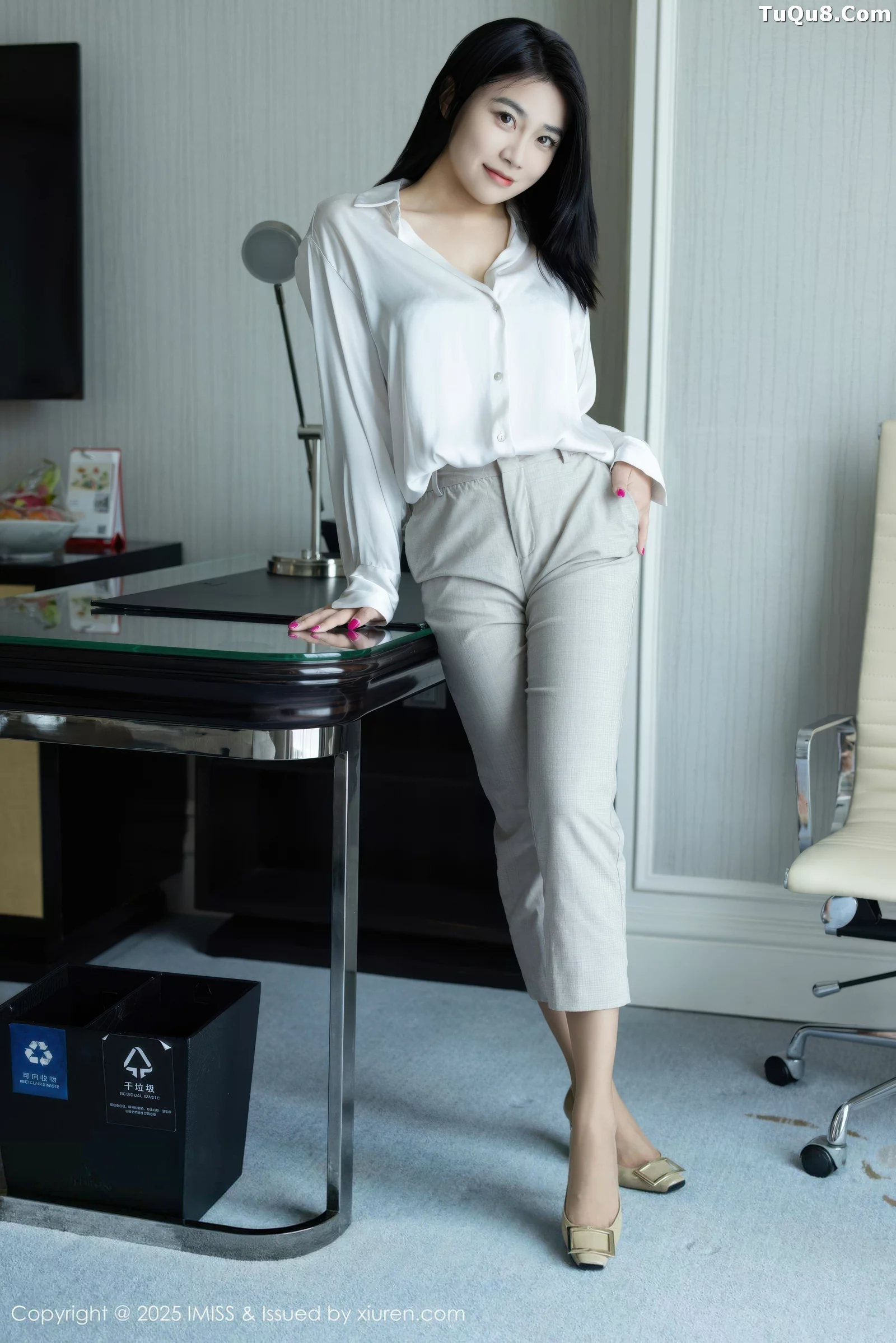 秀人集.com_[IMISS爱蜜社]Vol.800_女神许诺Sabrina性感白色OL服饰配超薄肉丝秀完美身材诱惑写真86P