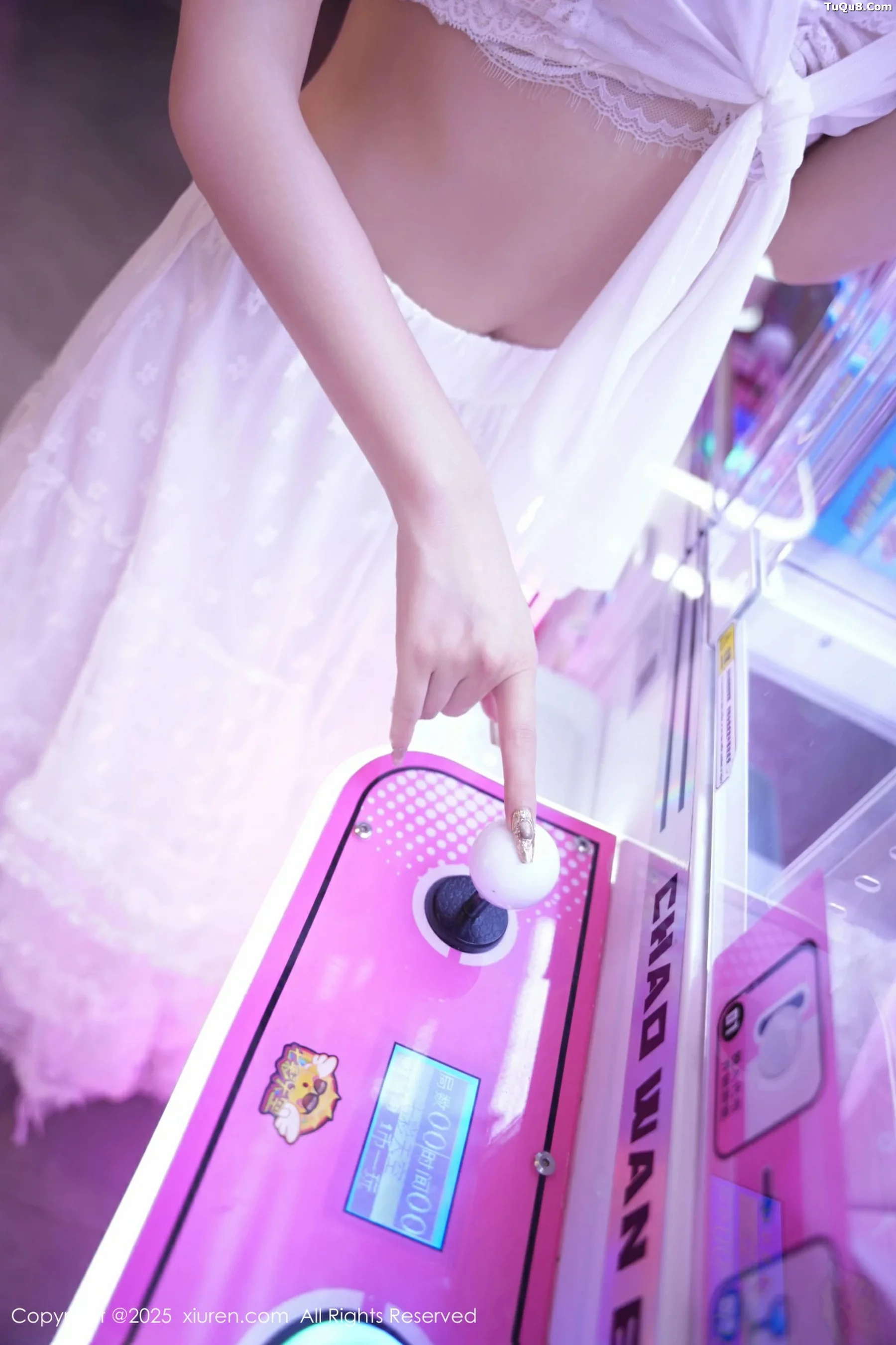 秀人集.com_[XiuRen秀人网]No.10791_模特拍黄瓜girl性感白色连衣裙露白色内衣秀曼妙身材诱惑写真74P