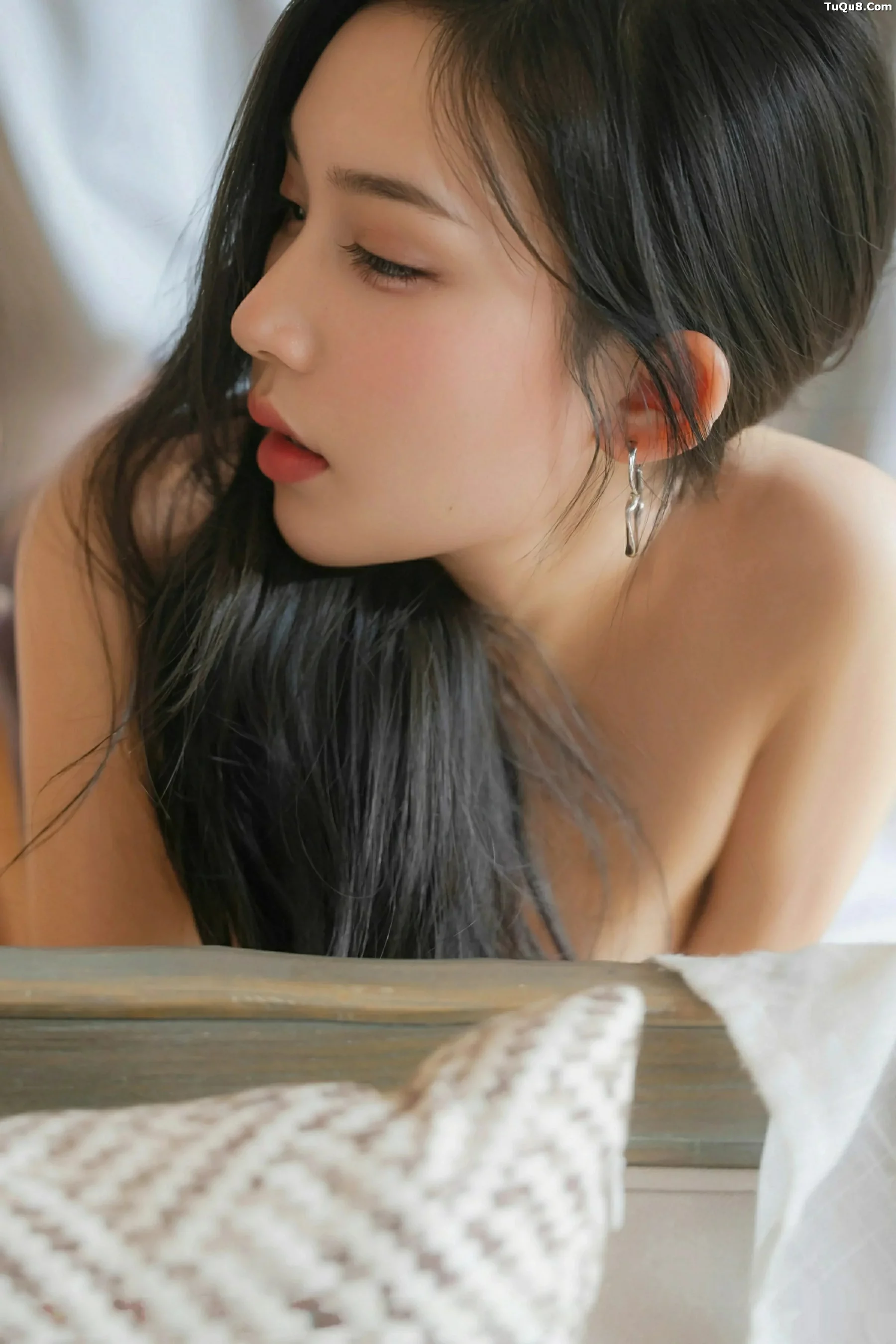 秀人集.com_[XiuRen秀人网]No.10801_模特小阿娇Gill性感紫色连衣长裙配白色丝袜秀完美身材诱惑写真70P