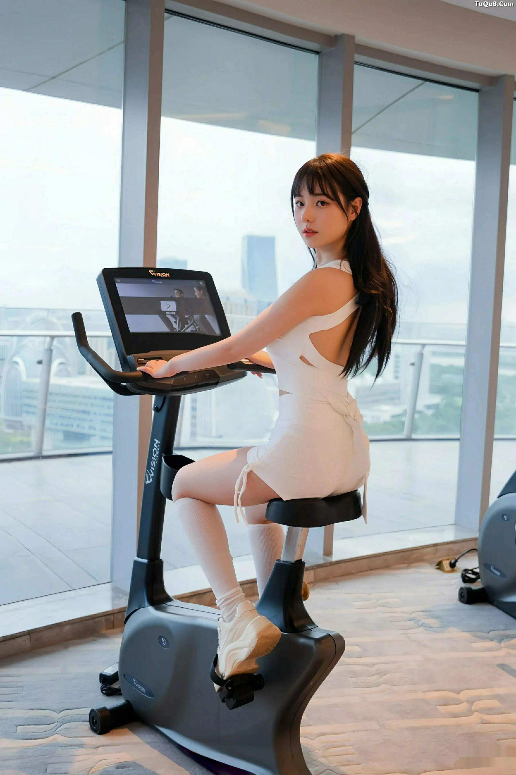 秀人集.com_[XiuRen秀人网]No.10808_模特软情健身房场景性感白色运动服配白丝袜秀曼妙身姿诱惑写真81P