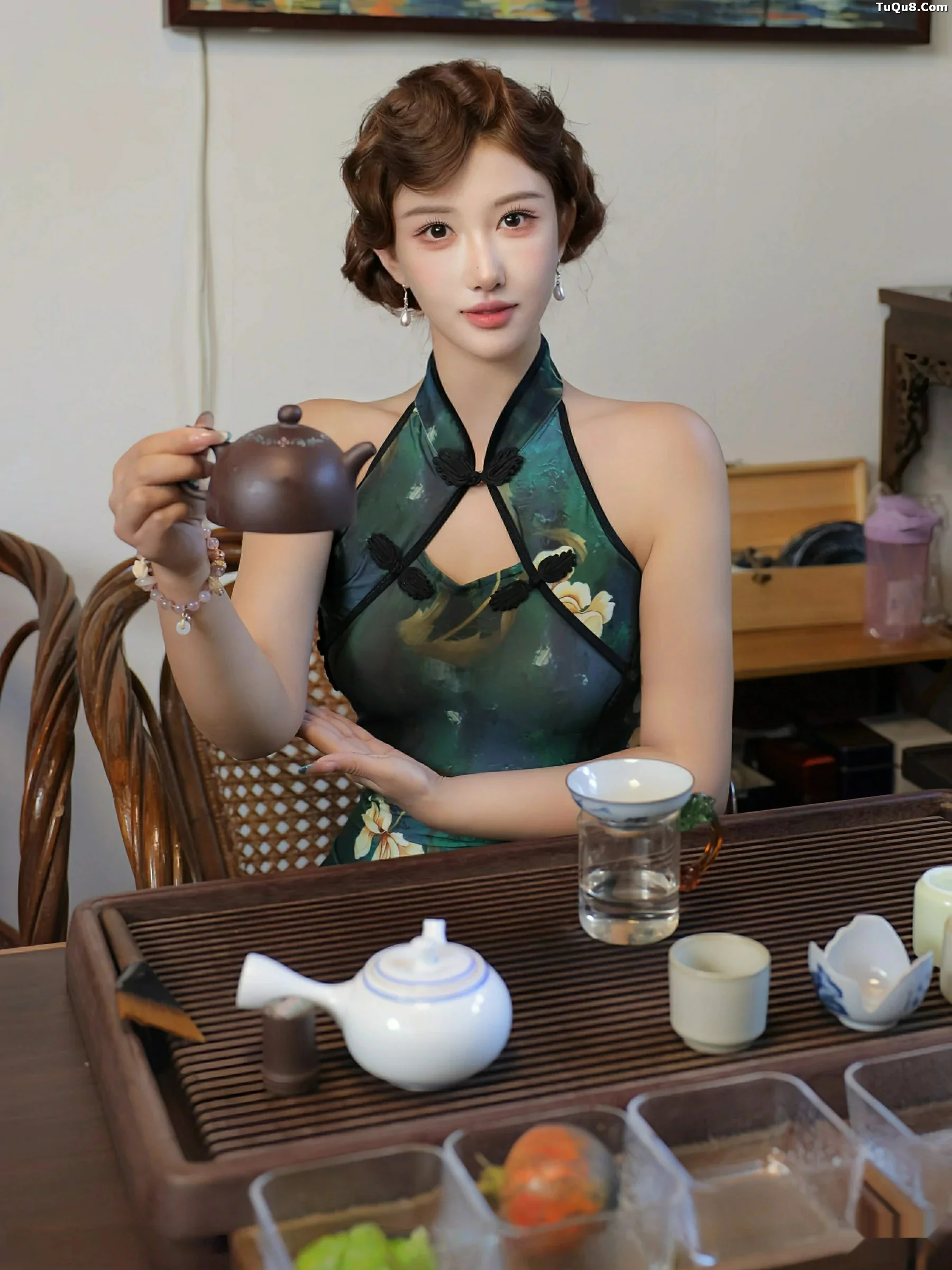 秀人集.com_[XiuRen秀人网]No.10815_模特金允希Yuki性感绿色旗袍配超薄肉丝秀丰腴身材迷人诱惑写真78P