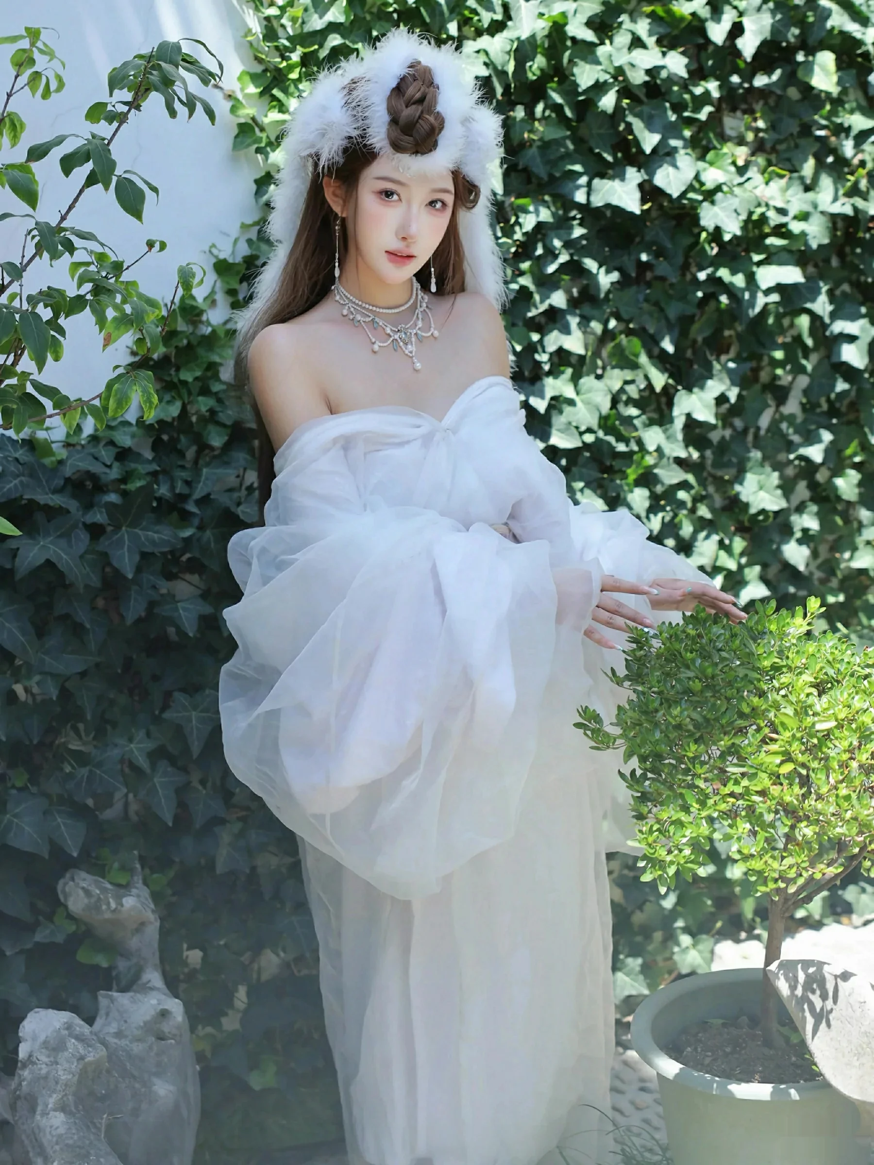 秀人集.com_[XiuRen秀人网]No.10843_模特金允希Yuki性感白色锦毛鼠装扮低胸秀丰腴身材完美诱惑写真78P