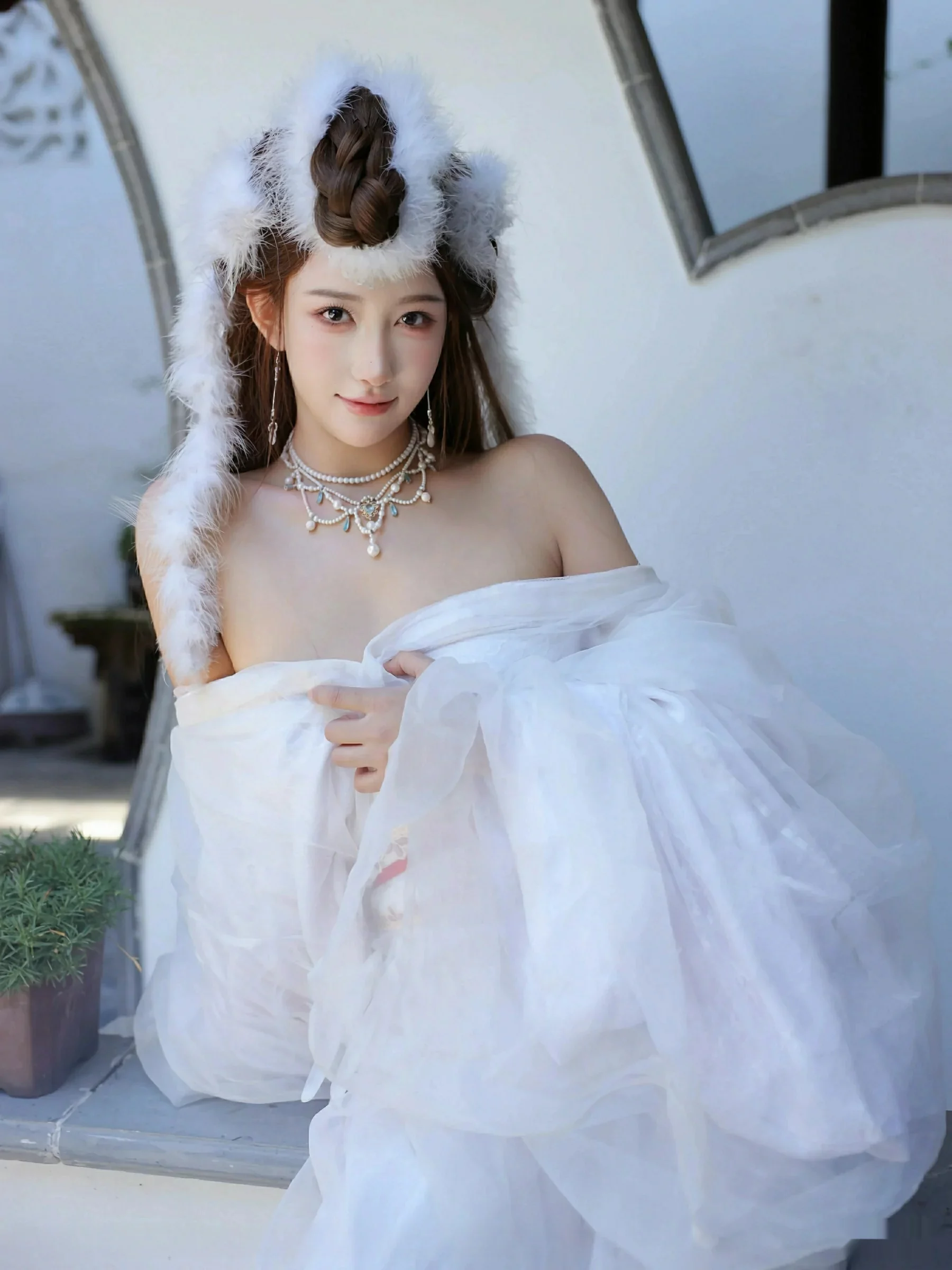 秀人集.com_[XiuRen秀人网]No.10843_模特金允希Yuki性感白色锦毛鼠装扮低胸秀丰腴身材完美诱惑写真78P