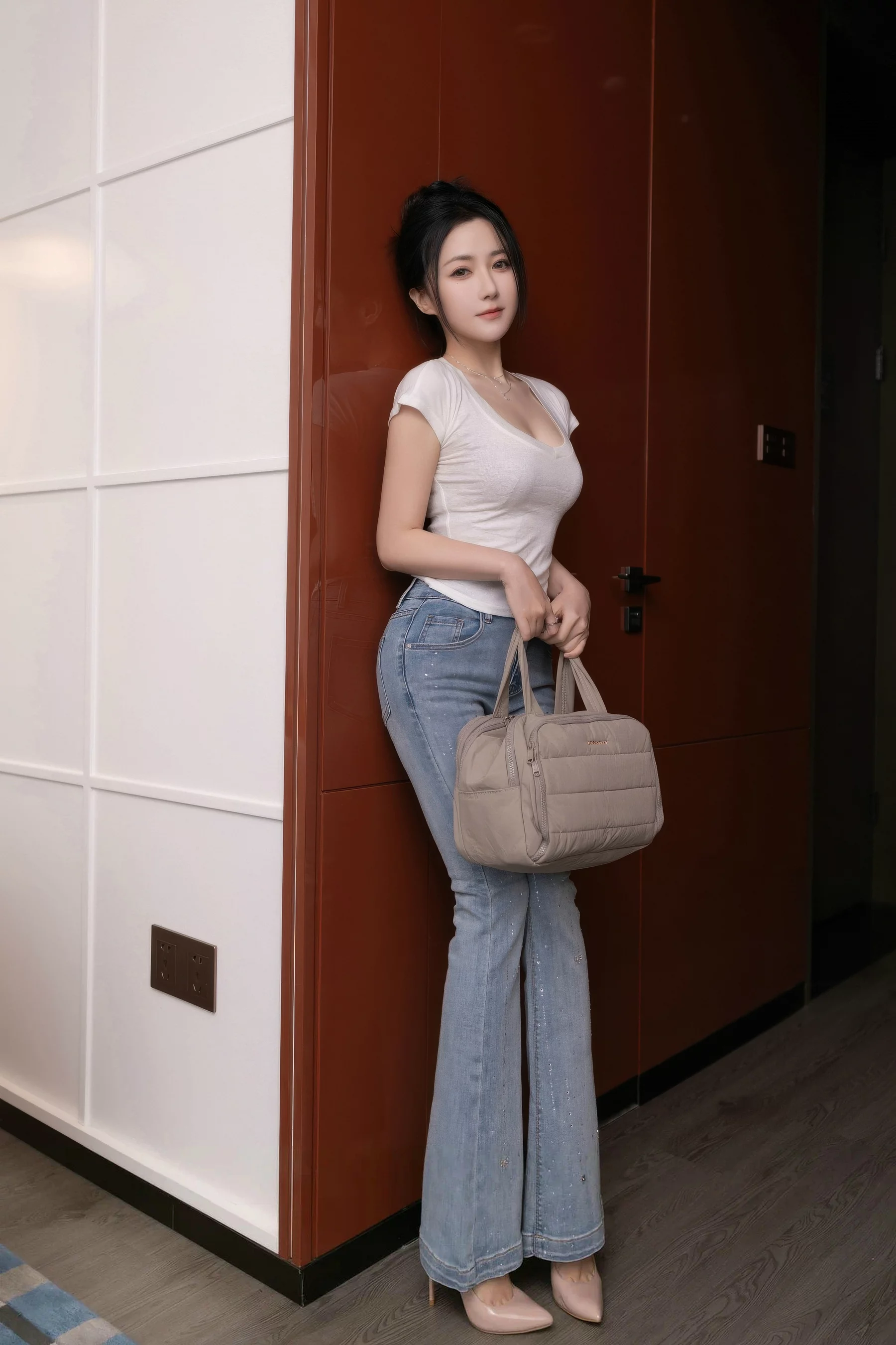 秀人集.com_[XiuRen秀人网]No.10858_模特鱼子酱Fish性感暖灰蕾丝内衣配超薄肉丝秀曼妙身材诱惑写真76P