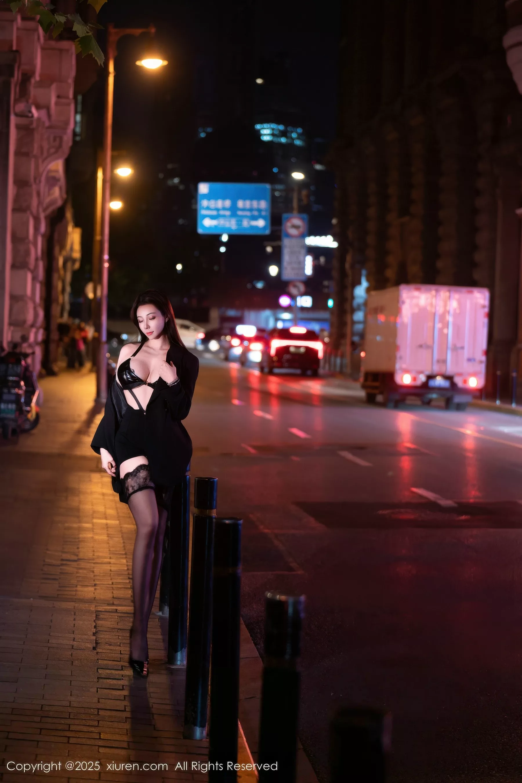 秀人集.com_[XiuRen秀人网]No.10899_御姐果儿Victoria性感黑色皮质情趣服饰配黑丝吊袜极致魅惑写真72P