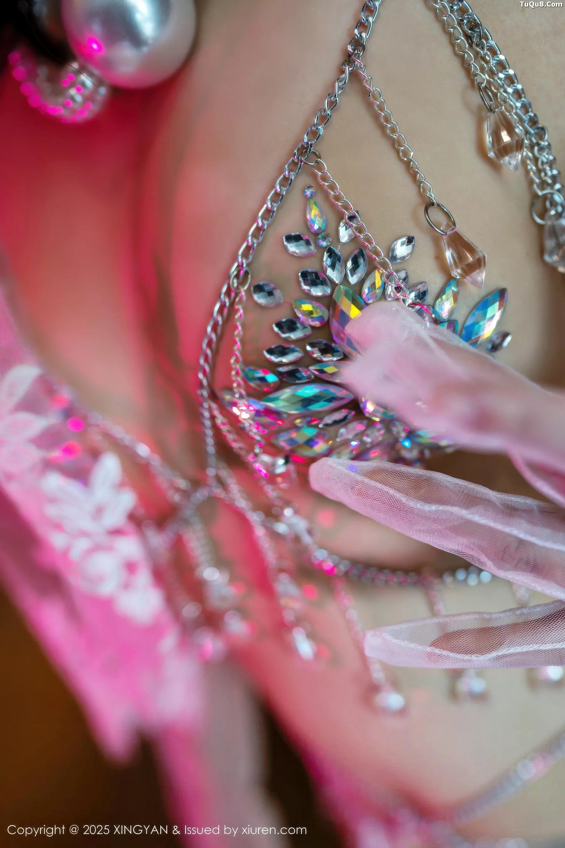 秀人集.com_[XINGYAN星颜社]VOL.415_模特阮福福性感白色珍珠内衣配白色丝袜秀惹火身材诱惑写真66P