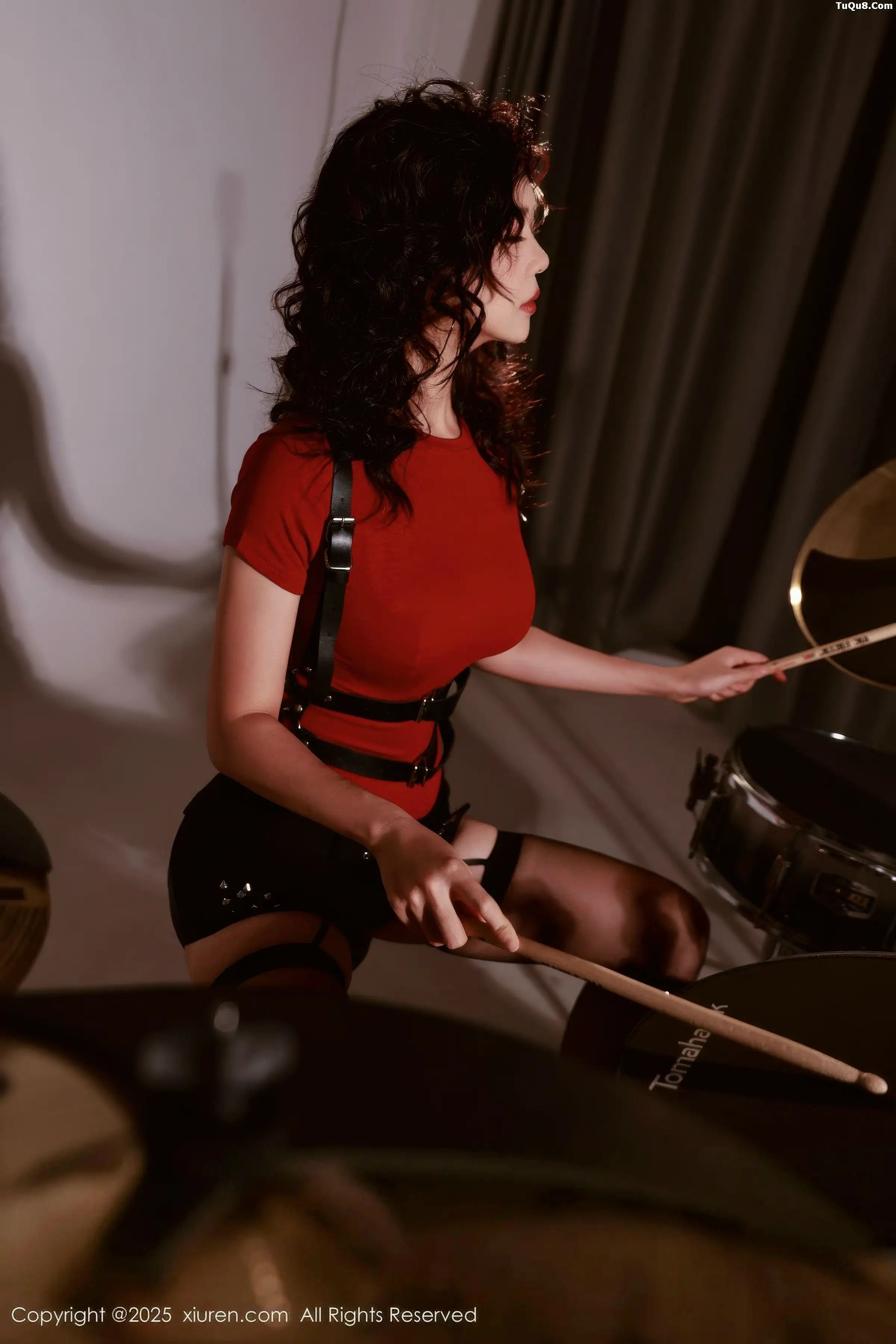 秀人集.com_[XiuRen秀人网]No.11066_模特玫瑰我爱你性感黑色皮质服饰配黑丝吊袜秀凹凸身材诱惑写真85P